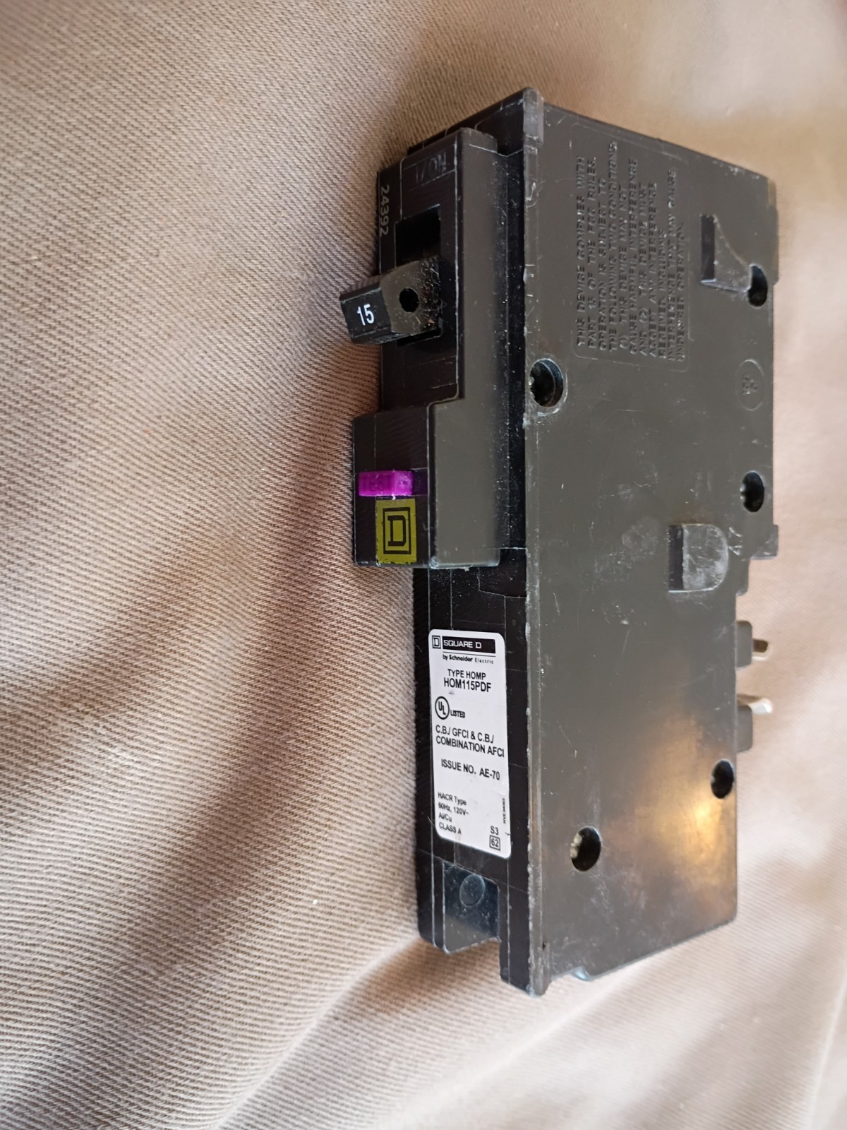Square D HOM115PDF Homeline, 15A, 1P, 120V~ GFCI, Plug On Circuit Breaker Used