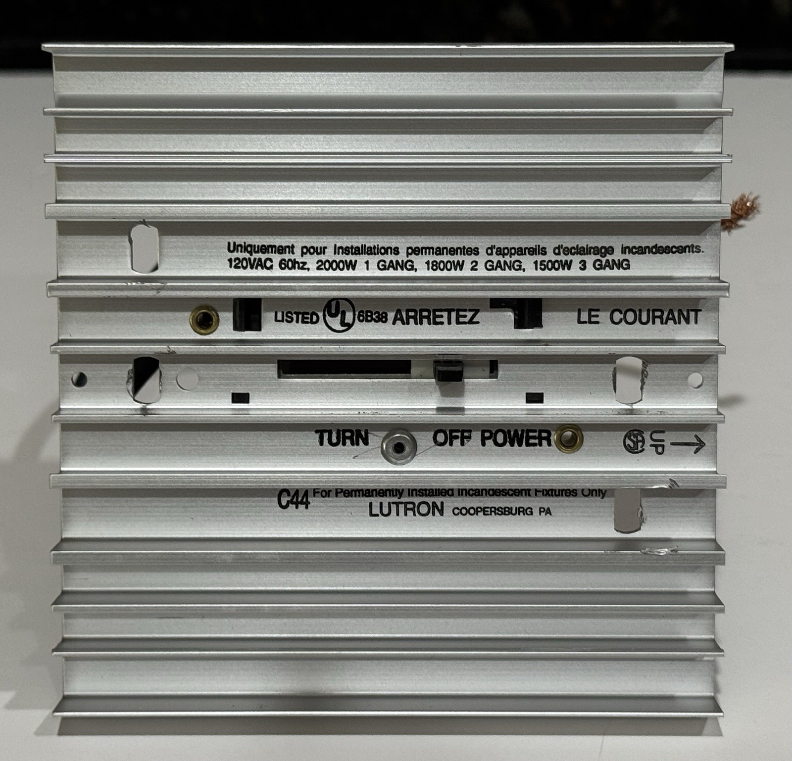 Lutron N-2000-WH – Wall Switch White 120VAC 60Hz With Box & Instructions
