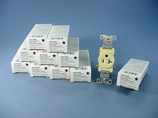10 Cooper Ivory COMMERCIAL Single Outlet Receptacles NEMA 5-20R 20A 125V 1877V
