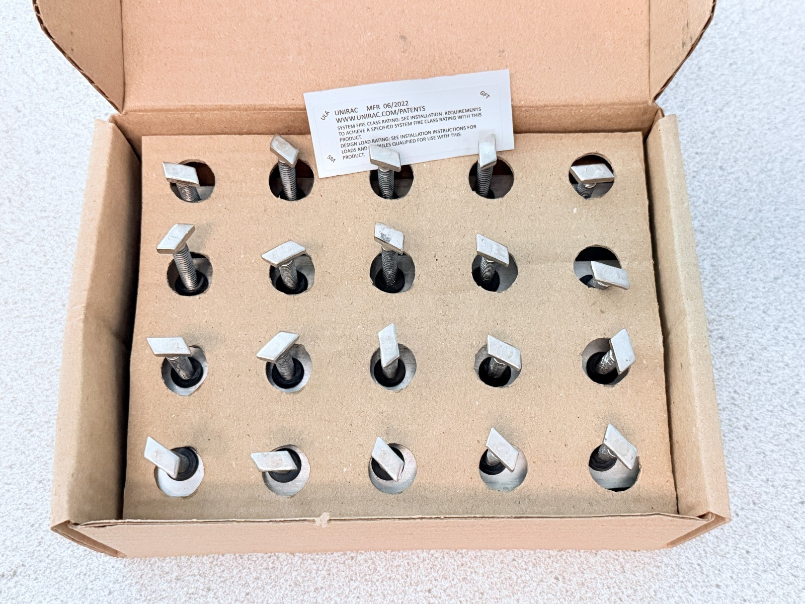 NEW BOX OF 20 Unirac 302030D Solar Mid Clamps, Mill Finish, Lot