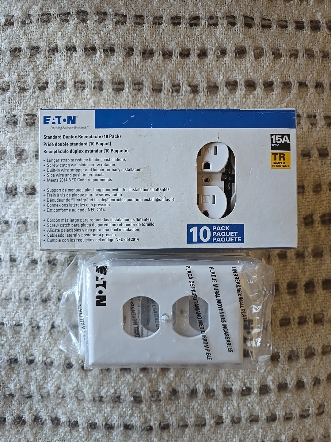 Lot Of 10 Eaton TR270W White 15-Amp 125-Volt & Lot Of 10 Eaton WiPJ8W Wallplates
