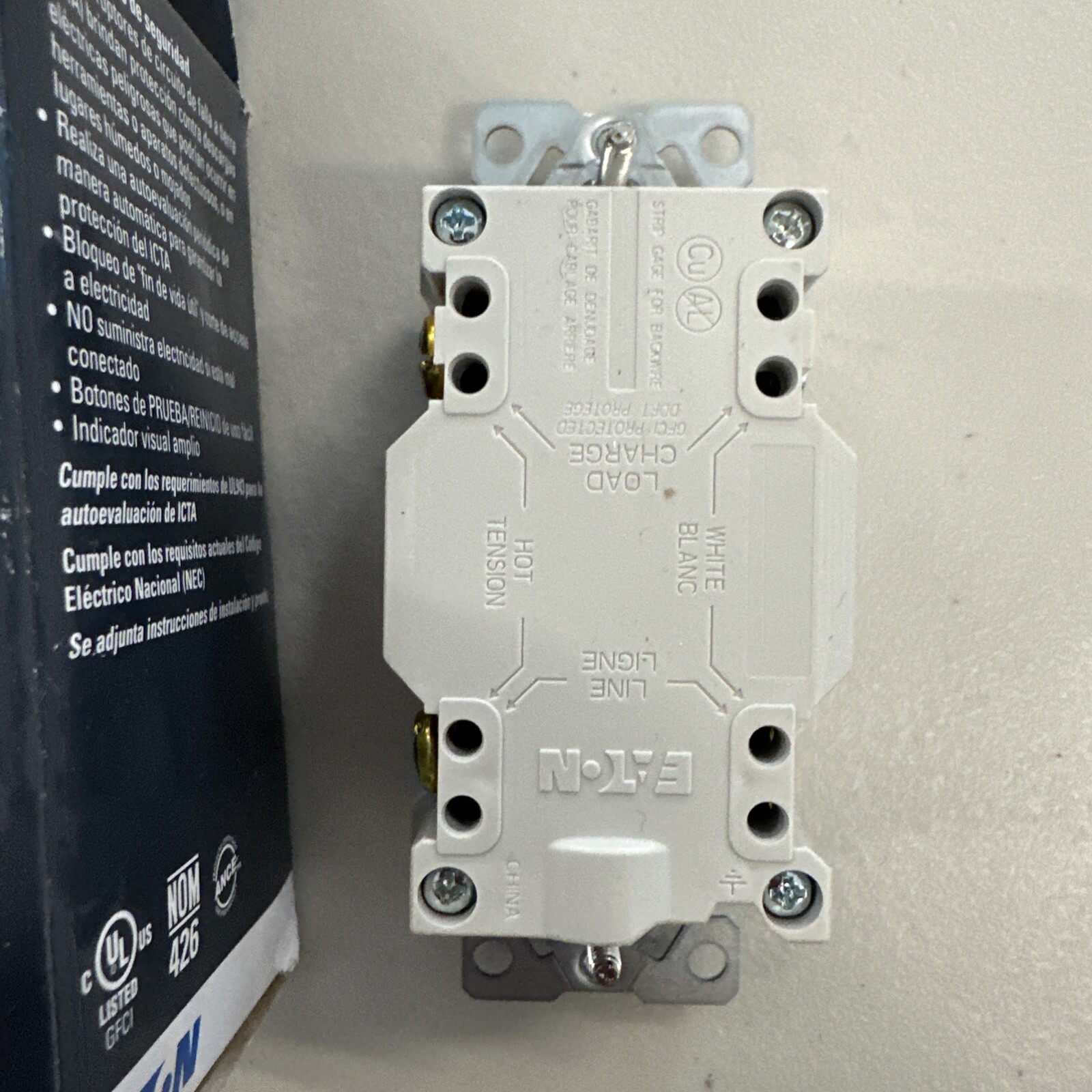 Eaton WHITE SGF15W-BX-LW Self-Test GFCI Receptacle with LED Indicator 15-Amp
