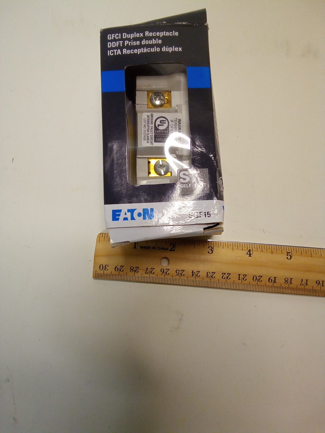 New Eaton SGF15 Duplex Receptacle 15A 2-Pole 3 Wire Grounding 125V GFCI