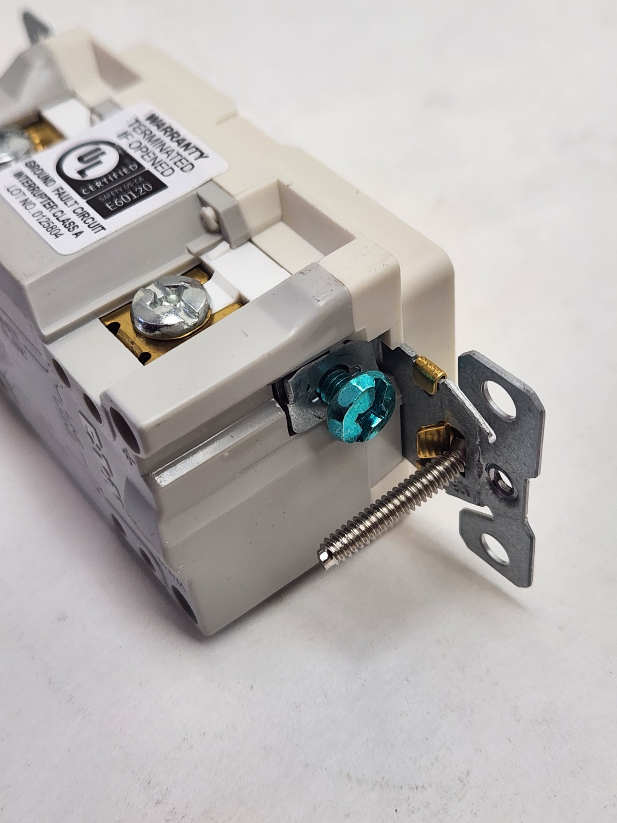10 Pcs – Eaton TRSGF15LA Light Almond GFCI Self-Test Receptacle Outlet & Cover