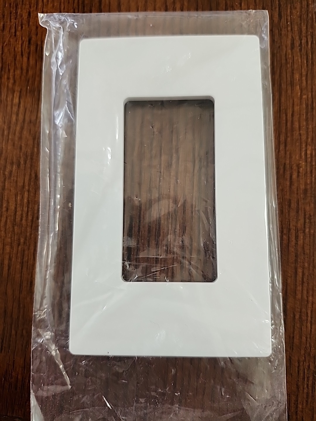 Leviton L92-80301-0SW Decora Screwless 1 Gang Wallplate, White