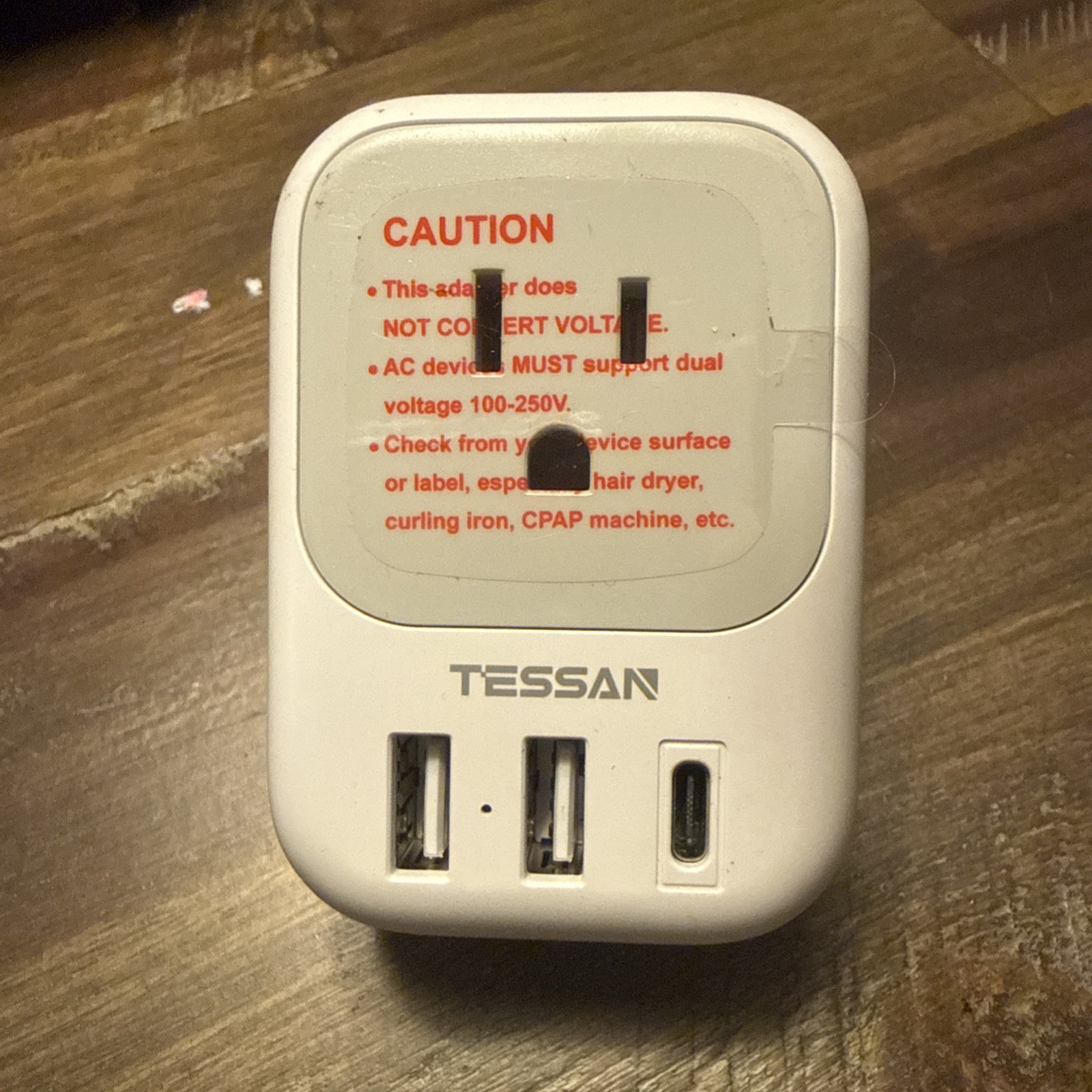 Type E F Plug Adapter France Travel Power Adaptor with 3 USB Ports 4 AC Outlets