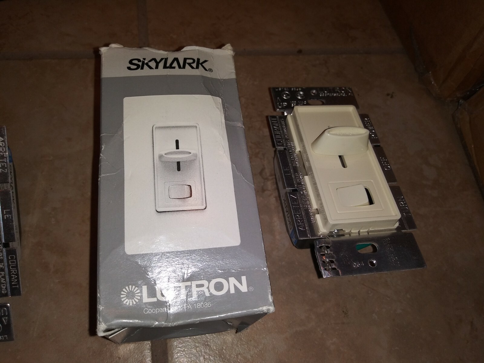 Lot of 6 Lutron S-600P & SFSQ-F SkyLark Single-Pole Dimmer – 3 NEW & 3 USED 6pcs