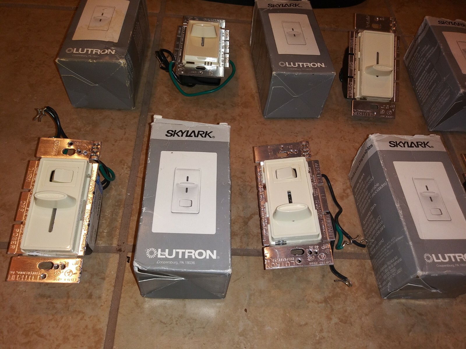 Lot of 6 Lutron S-600P & SFSQ-F SkyLark Single-Pole Dimmer – 3 NEW & 3 USED 6pcs