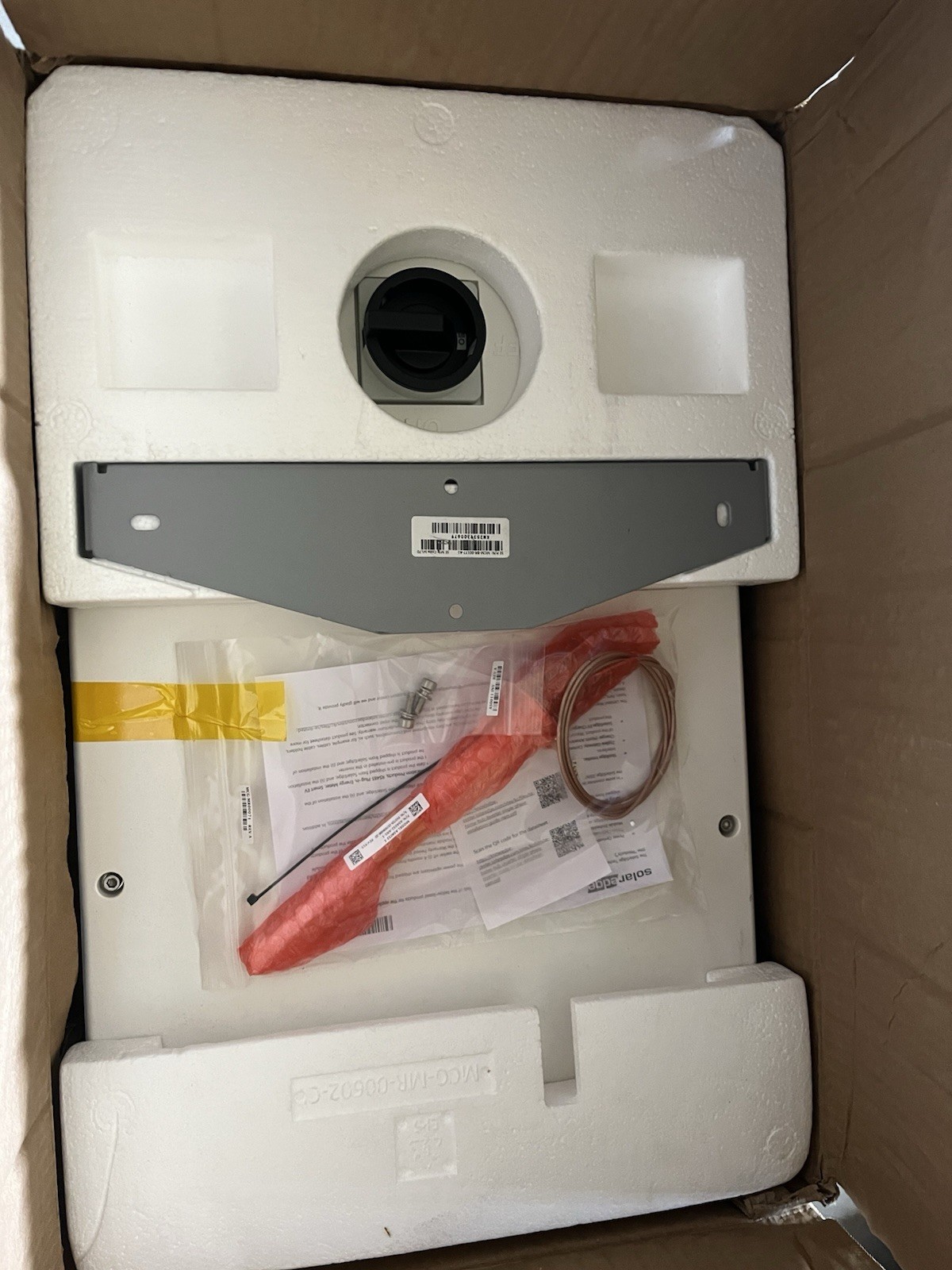 SolarEdge USE10000H-USMNBE78 Single Phase Home Hub Inverter – NEW IN BOX!