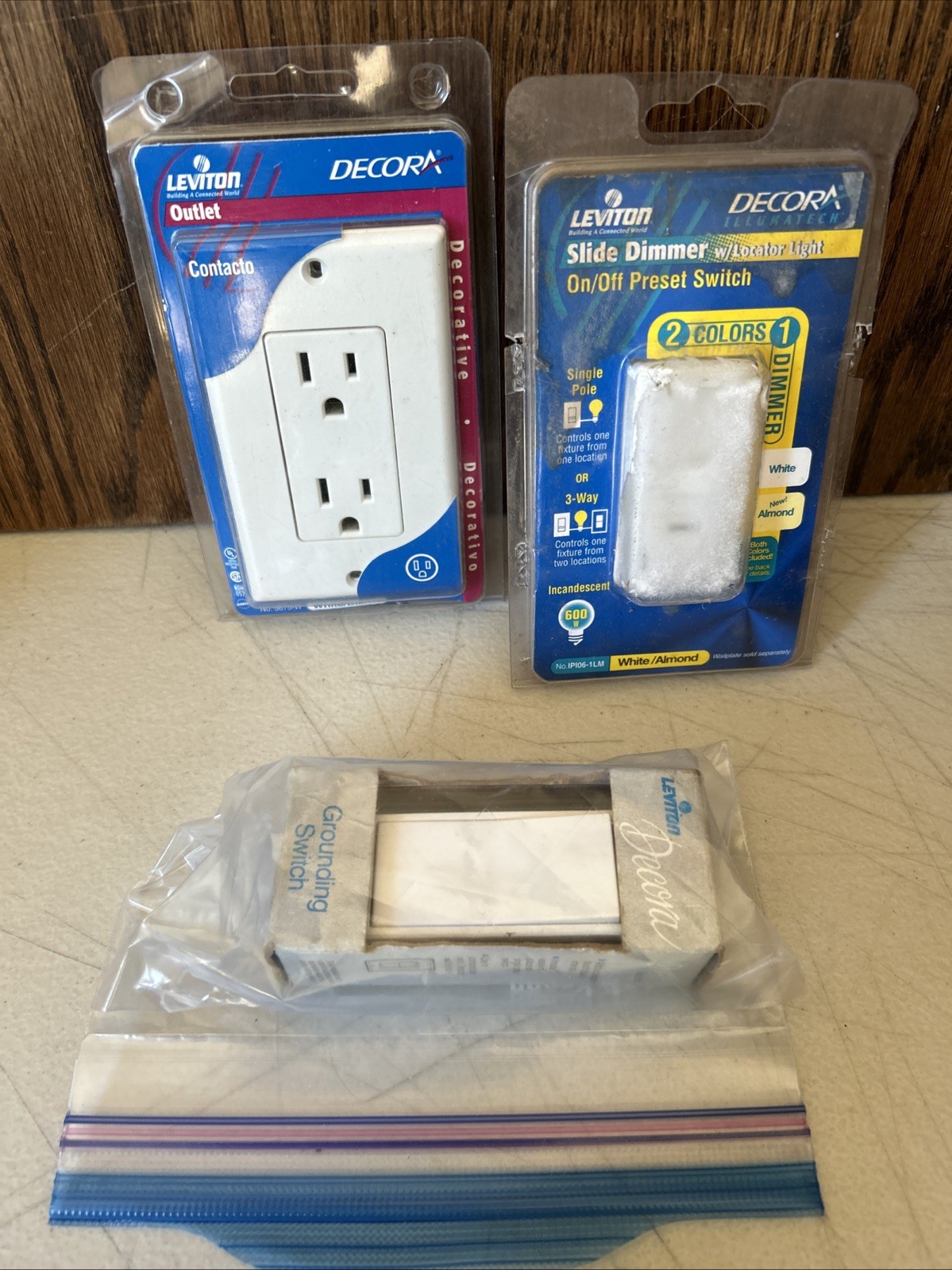 3Pcs Leviton Decora White Slide Dimmer IPI06-1LM, 5675-W Outlet & Switch Lot NEW