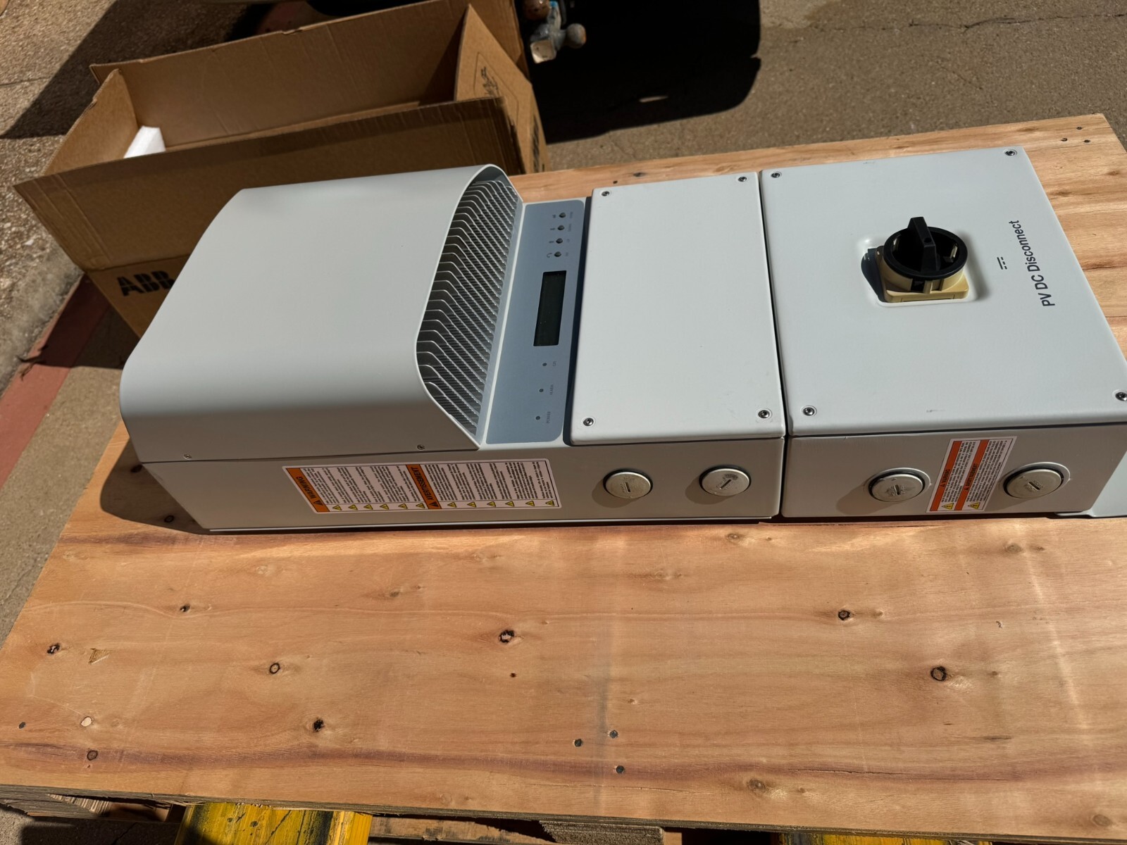 ABB Photovoltaic Grid Tied Inverter Model PVI-3.0-OUTD-S-US-A Refurbished