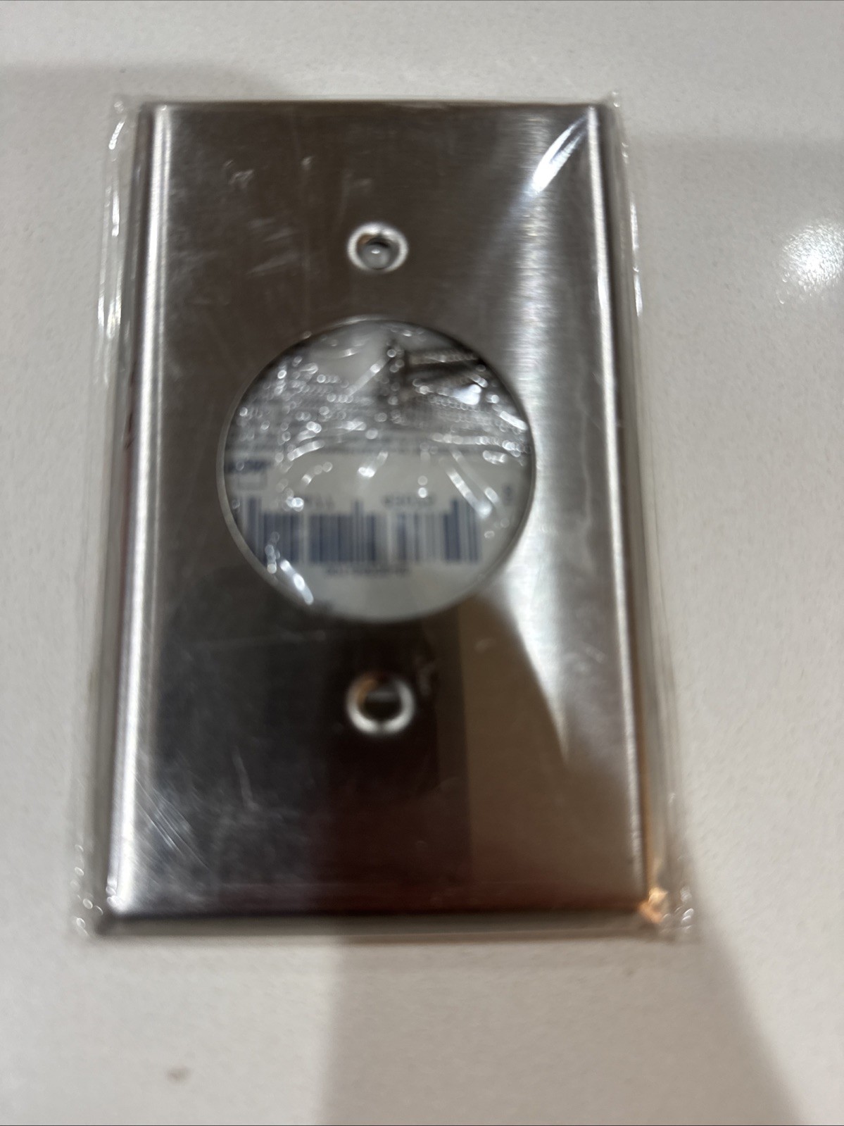 Leviton 84020-40 Stainless 1.60″ Receptacle Locking Outlet Cover Wall plate