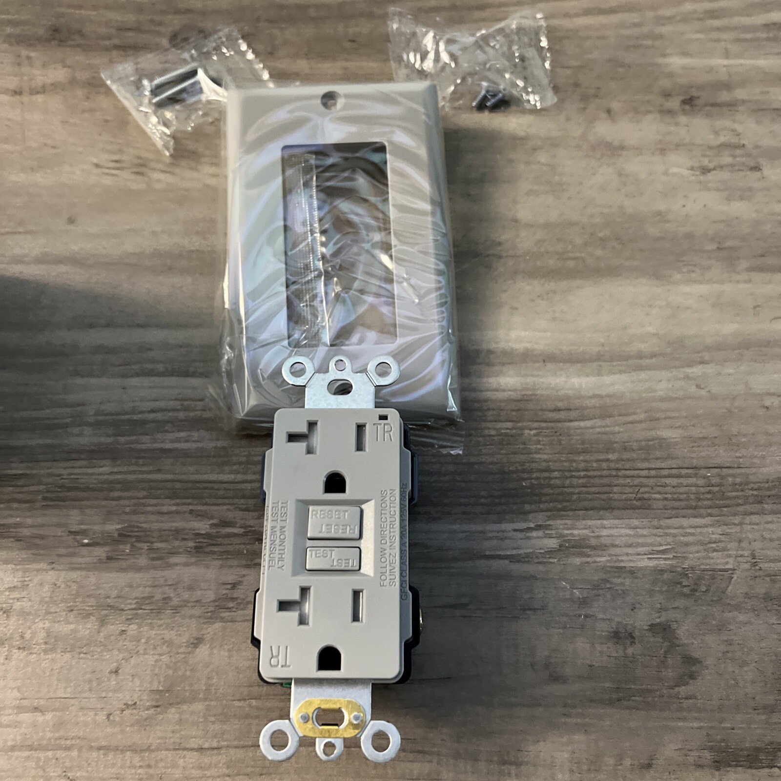 20 AMP Duplex GFCI Receptacle With lED Indicator 2 Pk Gray
