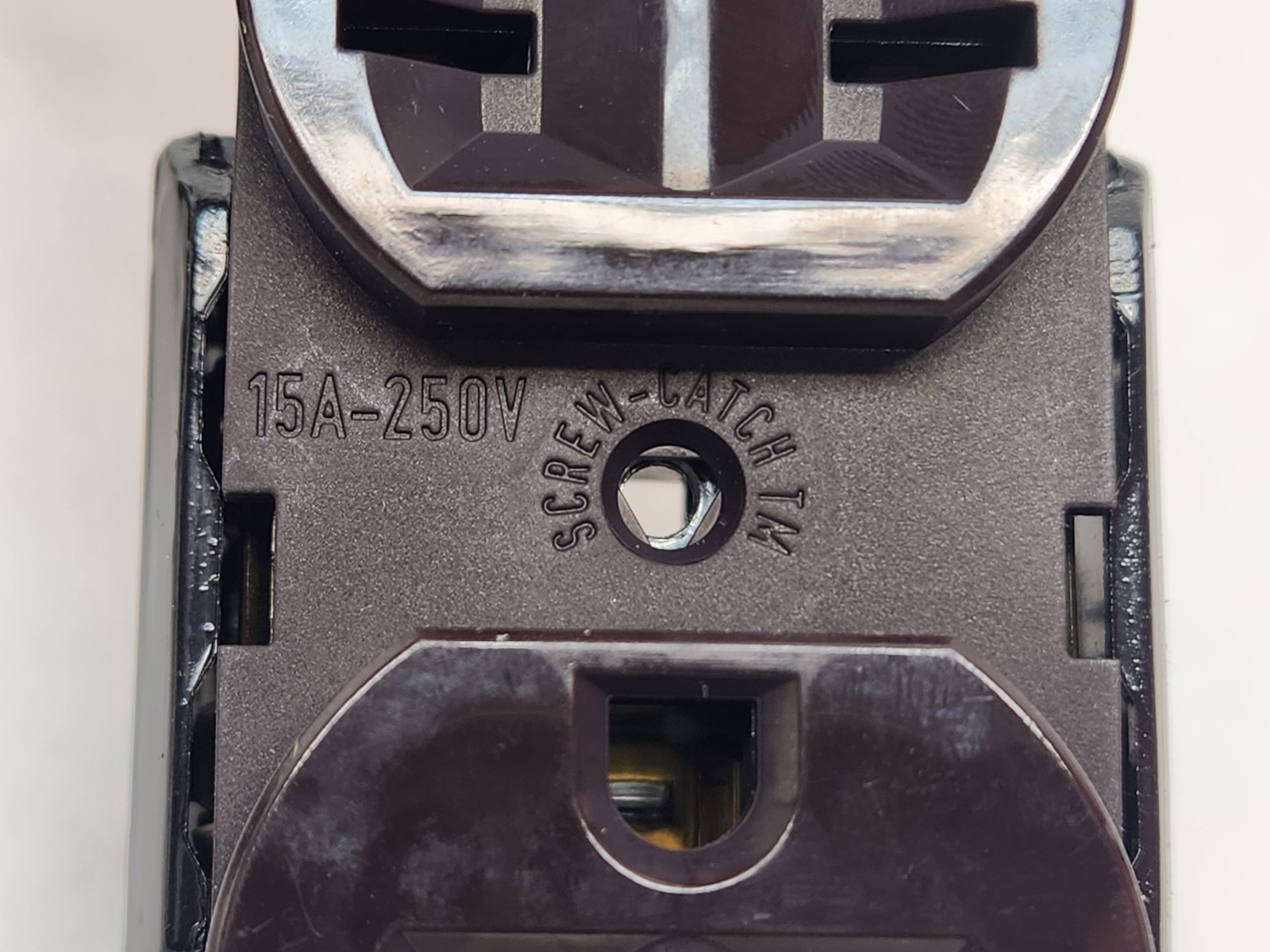 10 Pcs – EATON 15A 250V Brown NEMA 6-15R Duplex Outlet/Receptacle 5662CB 5662