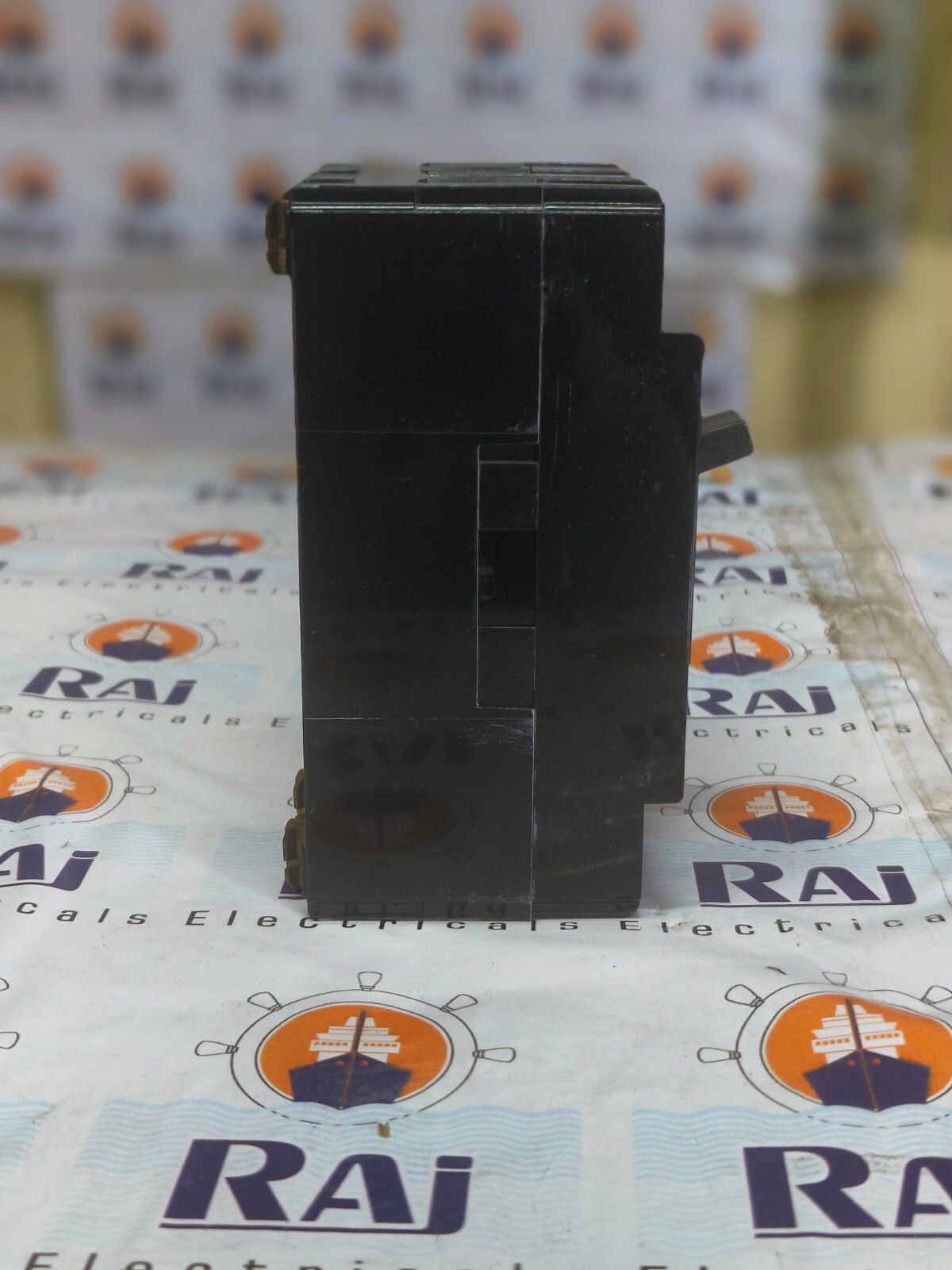 MITSUBISHI NF60-SS 3-POLE LOW VOLTAGE CIRCUIT BREAKER 15A 600V