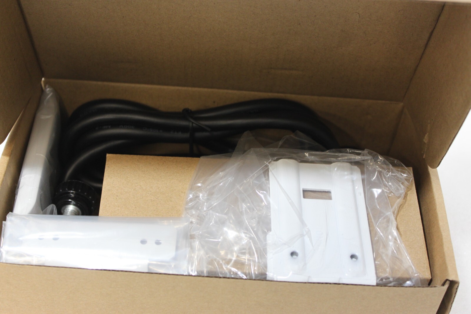 Legrand Wspc220cwh Plug-In Charger,5.1″ H X 3.9″ W X 2.3″ D