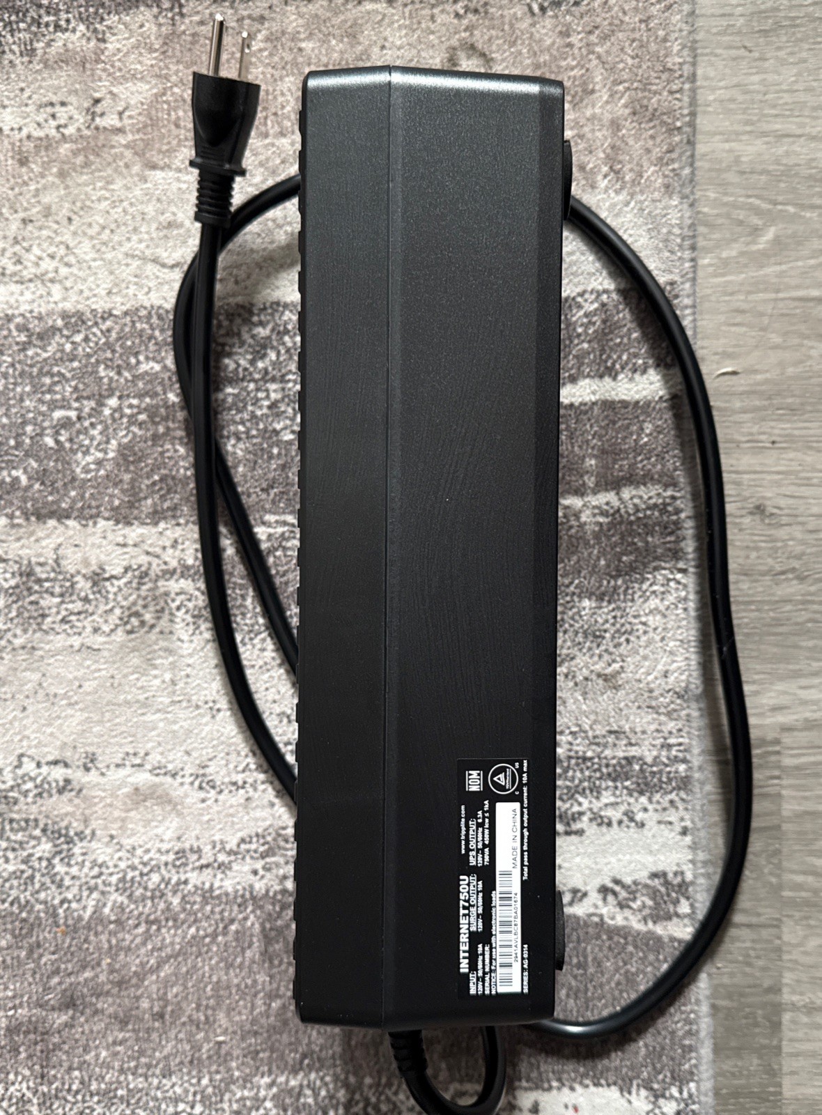 Tripp Lite 750VA UPS Battery Backup Power Supply Surge Protector, 12Outlets/Used