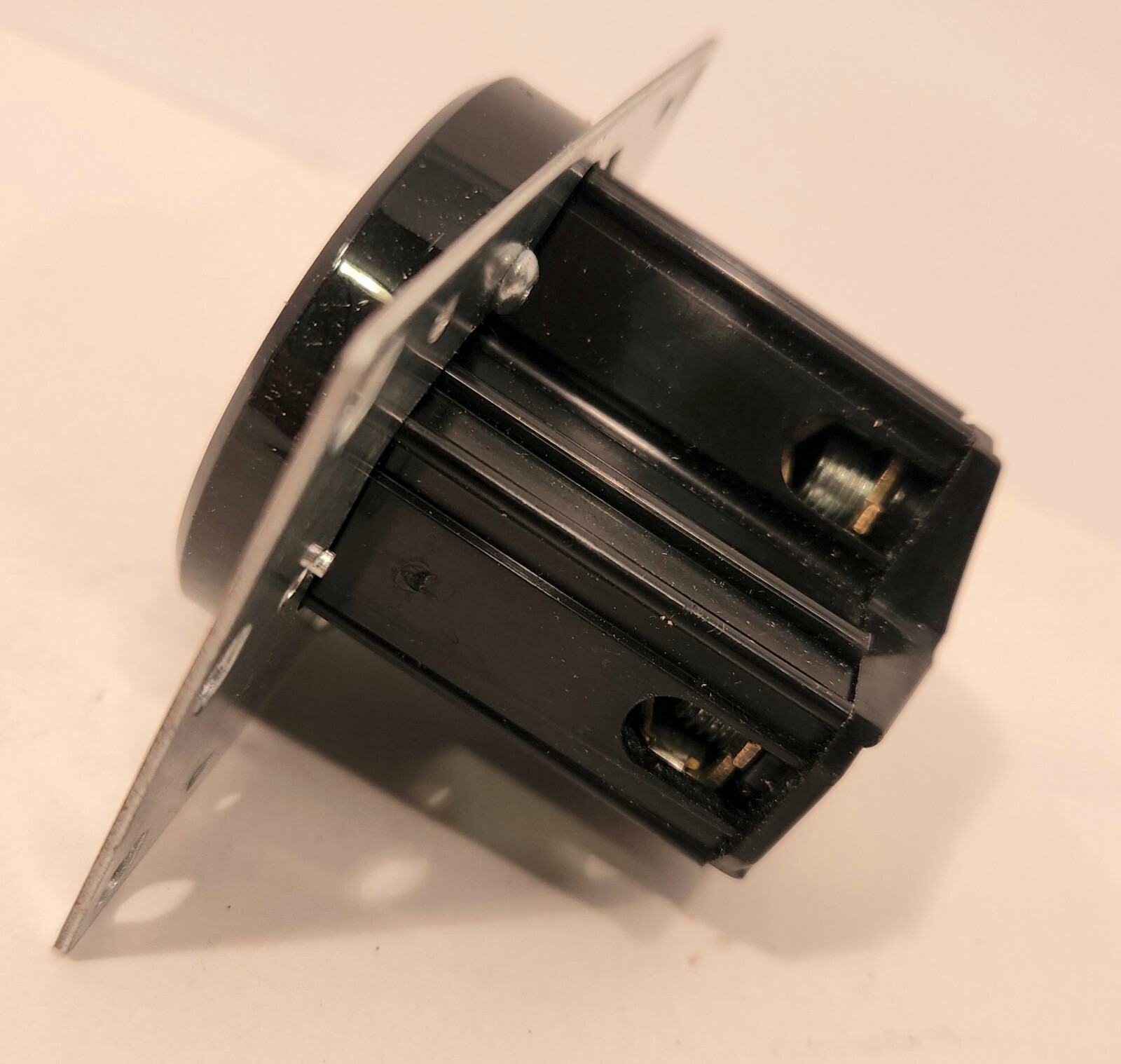 Leviton 30 amps 125/250 volt Black Outlet 10-30R 1 pk NEW FREE SHIPPING