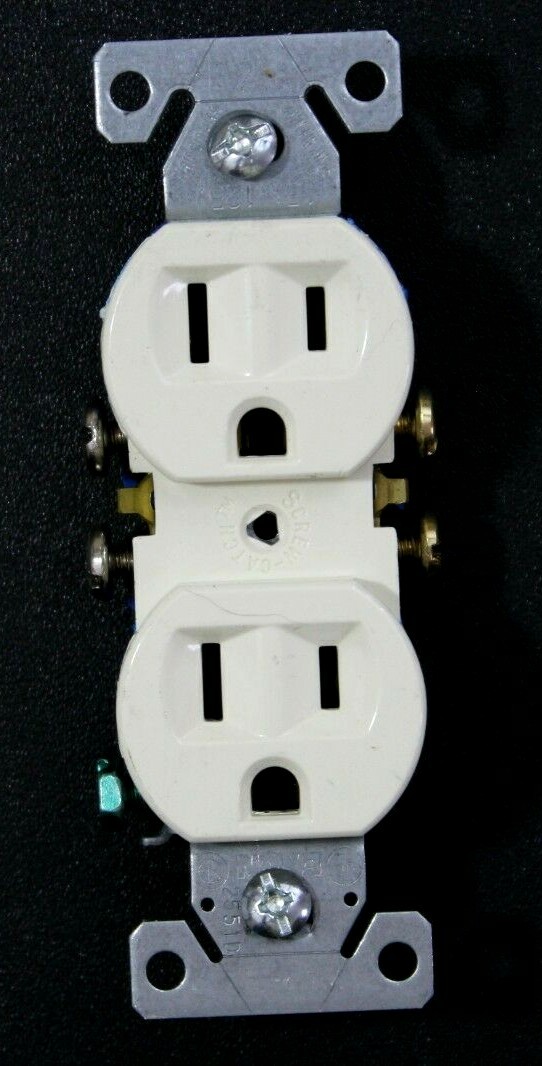 Duplex Receptacle Outlet Light Almond 15A / 125V Eaton 270A NEW