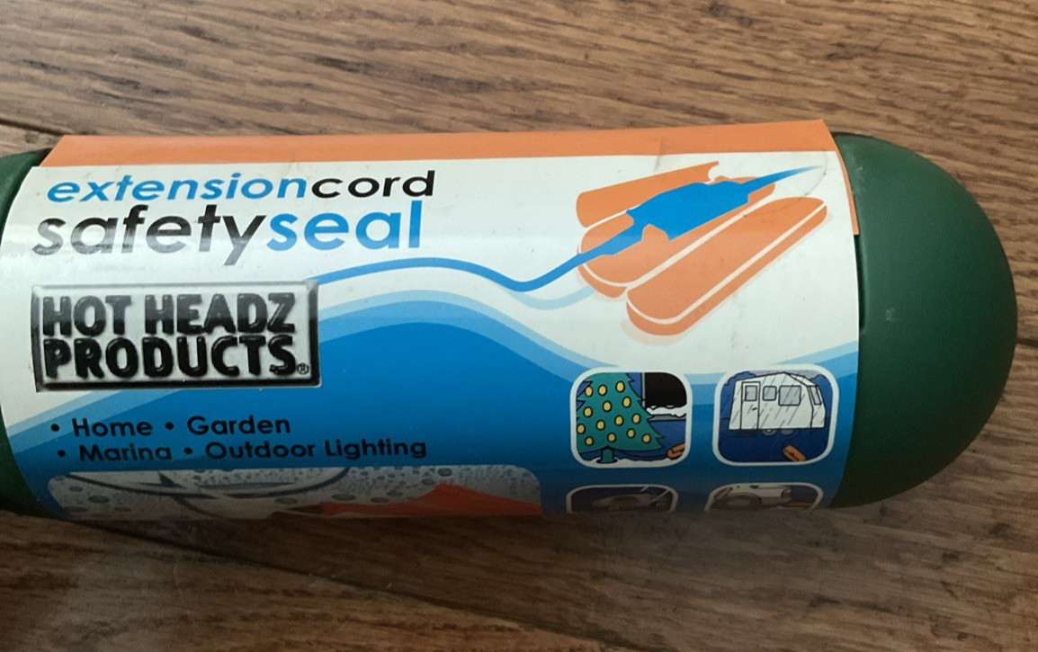 Hot Headz H-EXT-302 Outdoor Extension Safety Seal Resistant Cord Cover