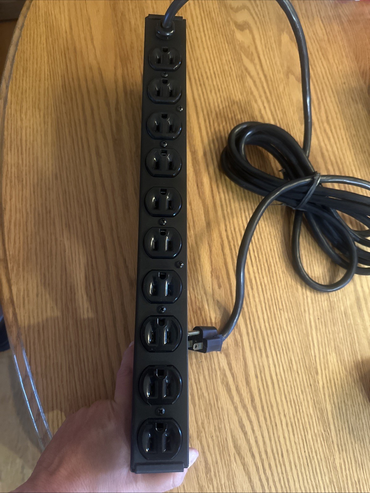 Leviton 5500-190 120VAC 15A w/ (12) 5-15R Outlets 19″ Rackmount Surge Protector