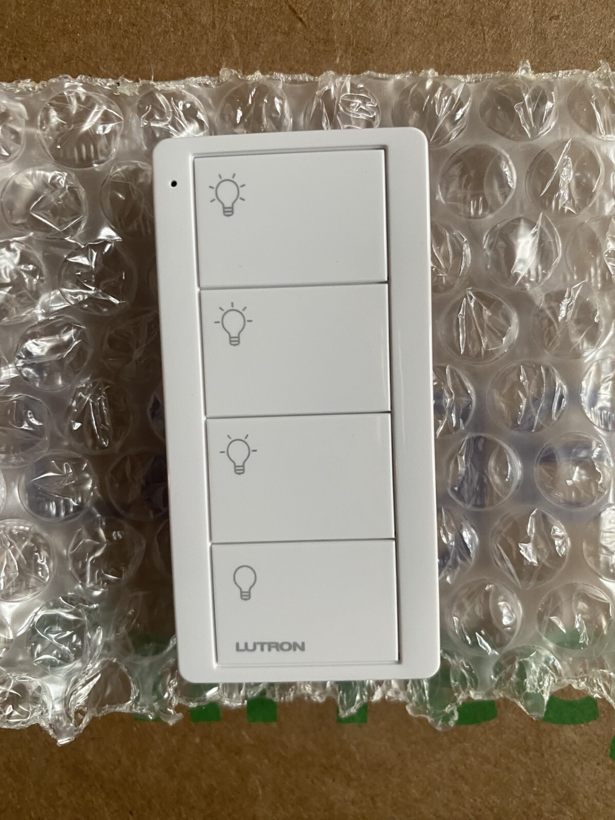Lutron PJ2-4B-GWH-L31 PICO Scene Controls KEYPAD 4 BUTTON WHITE PJ2-4B-WH NIB