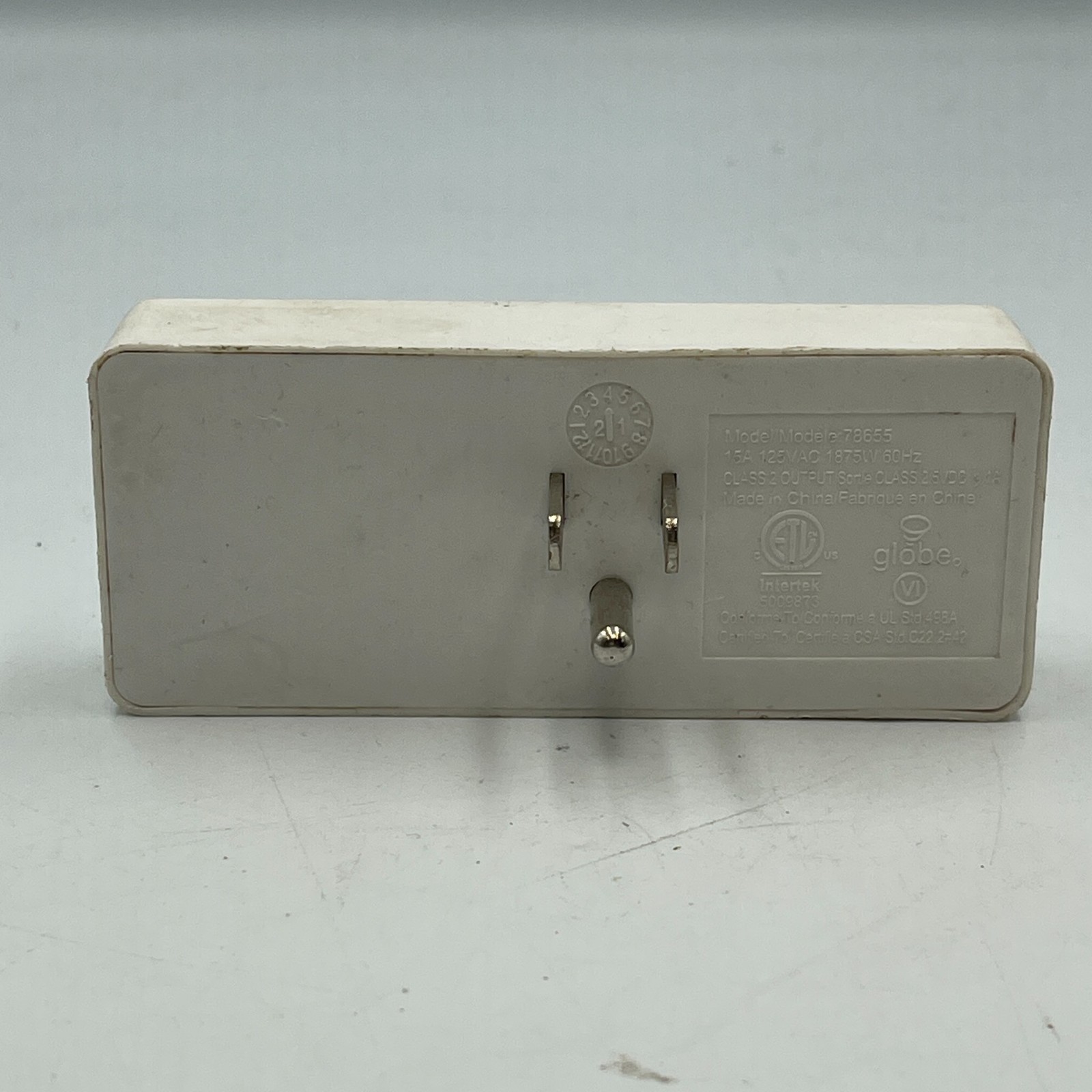 78655 Wall Outlet Extender USB Charger White Wall Mounted 1875 Watts 15 Amp