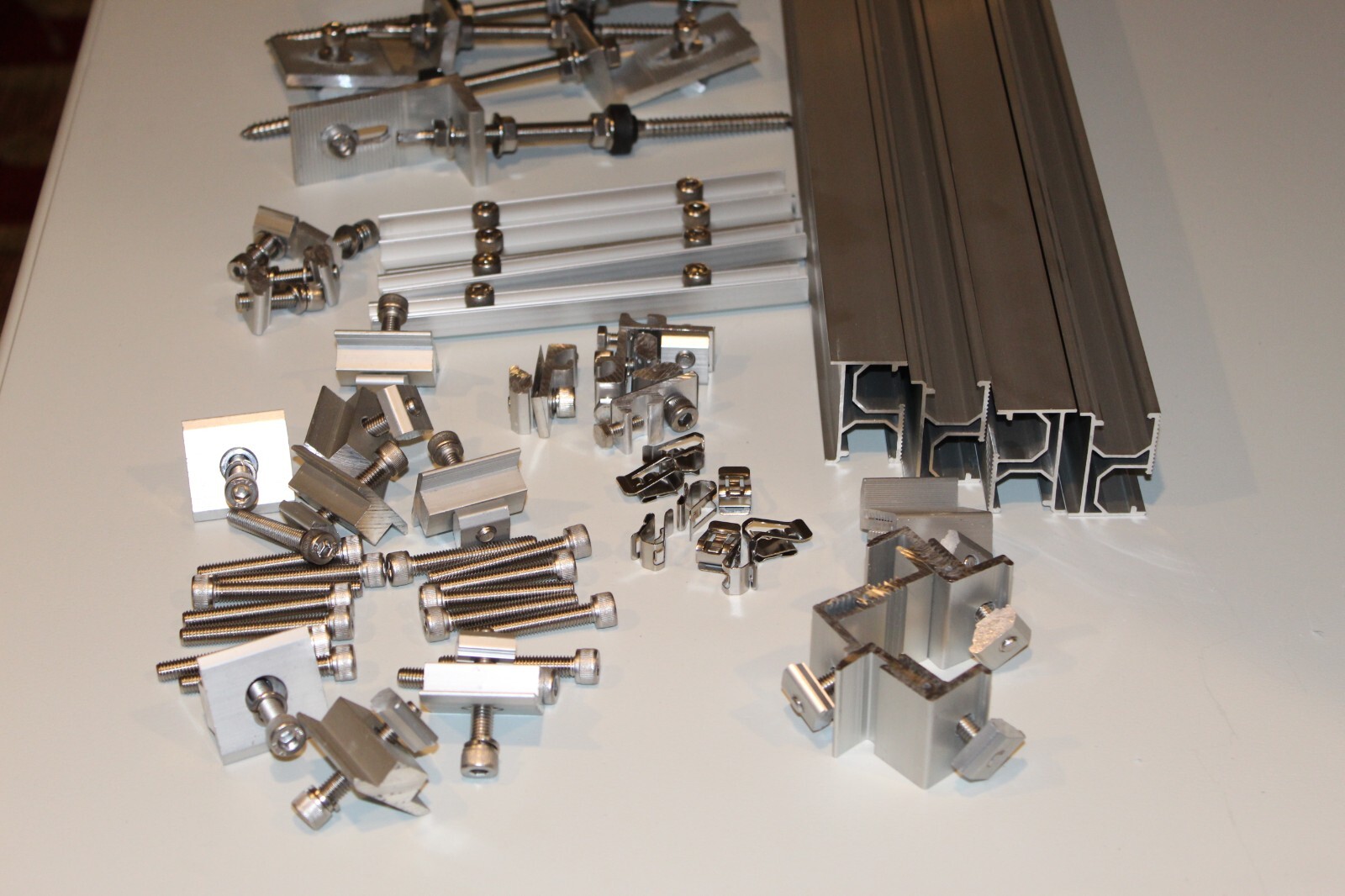 Tin Roof – Solar Panel Mounting kit w/ Clamps, Tin Roof Mount & 88 Inch Rails.