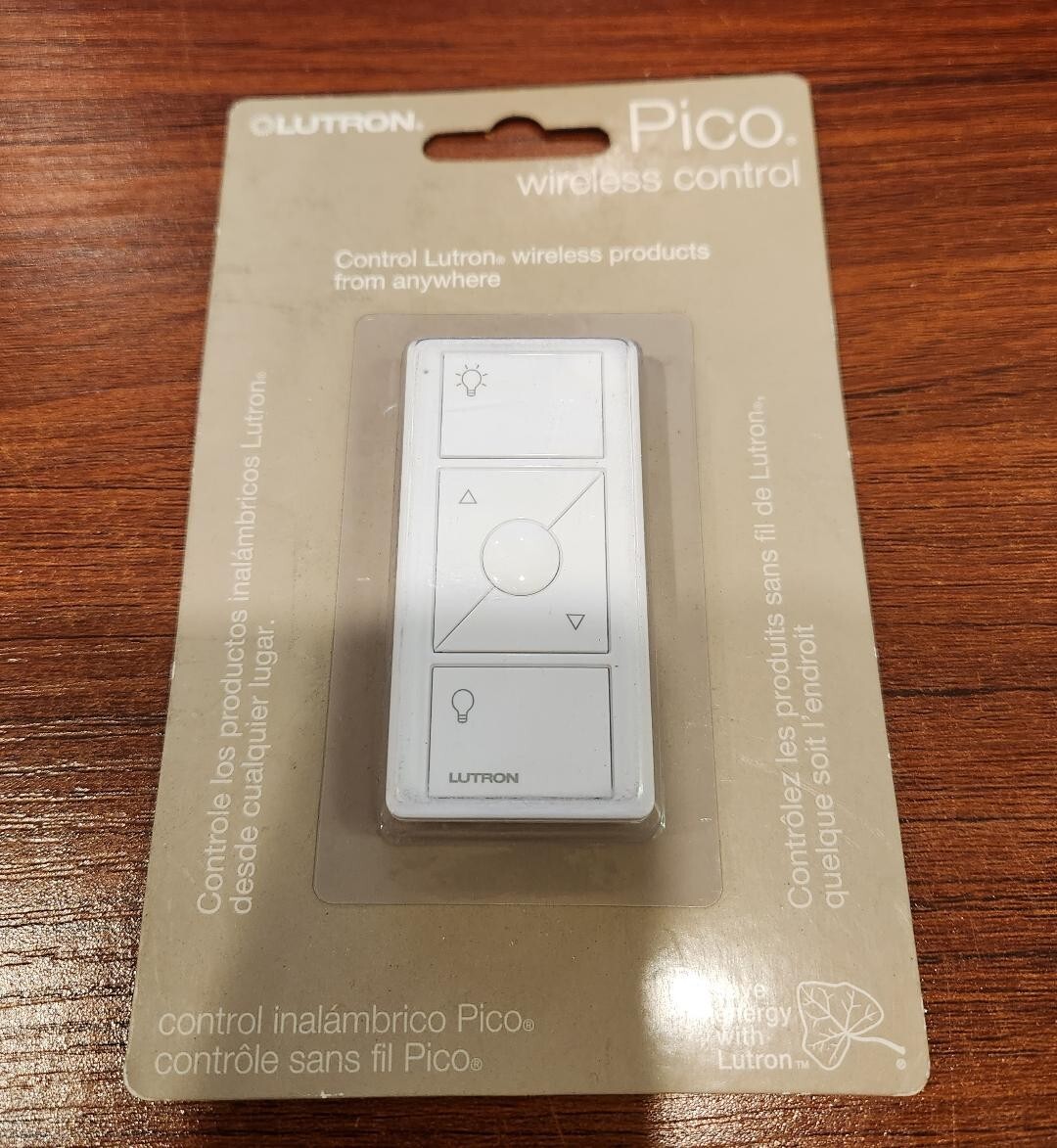 Lutron ‎Pico Wireless Controll W/Indicator LED 3 Button White PJ2-3BRL-GWH-L01