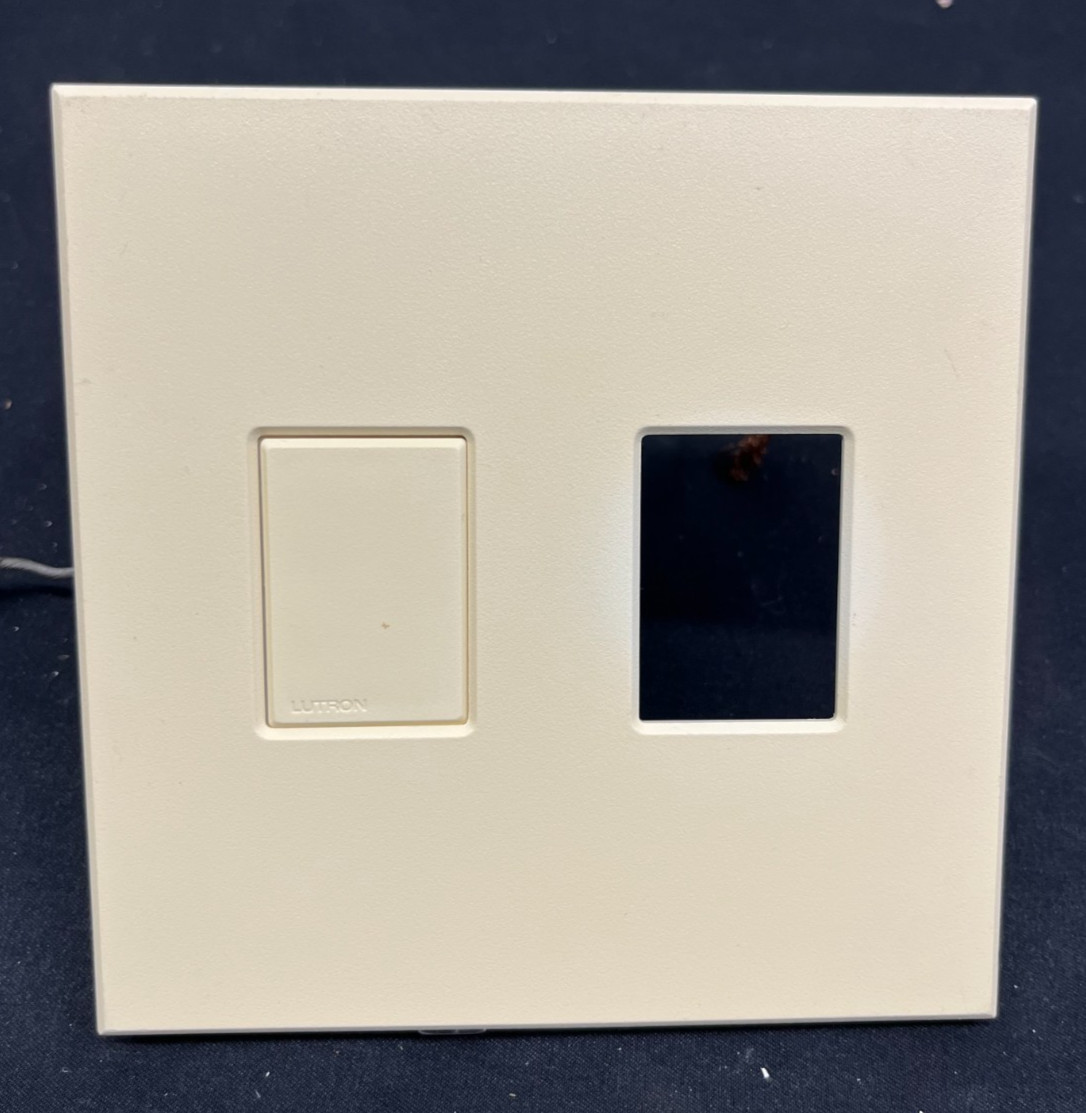 Lutron Vareo VETS-1000, Electronic Switch W/ VAX120V-60Hz, Almond, Pre Owned