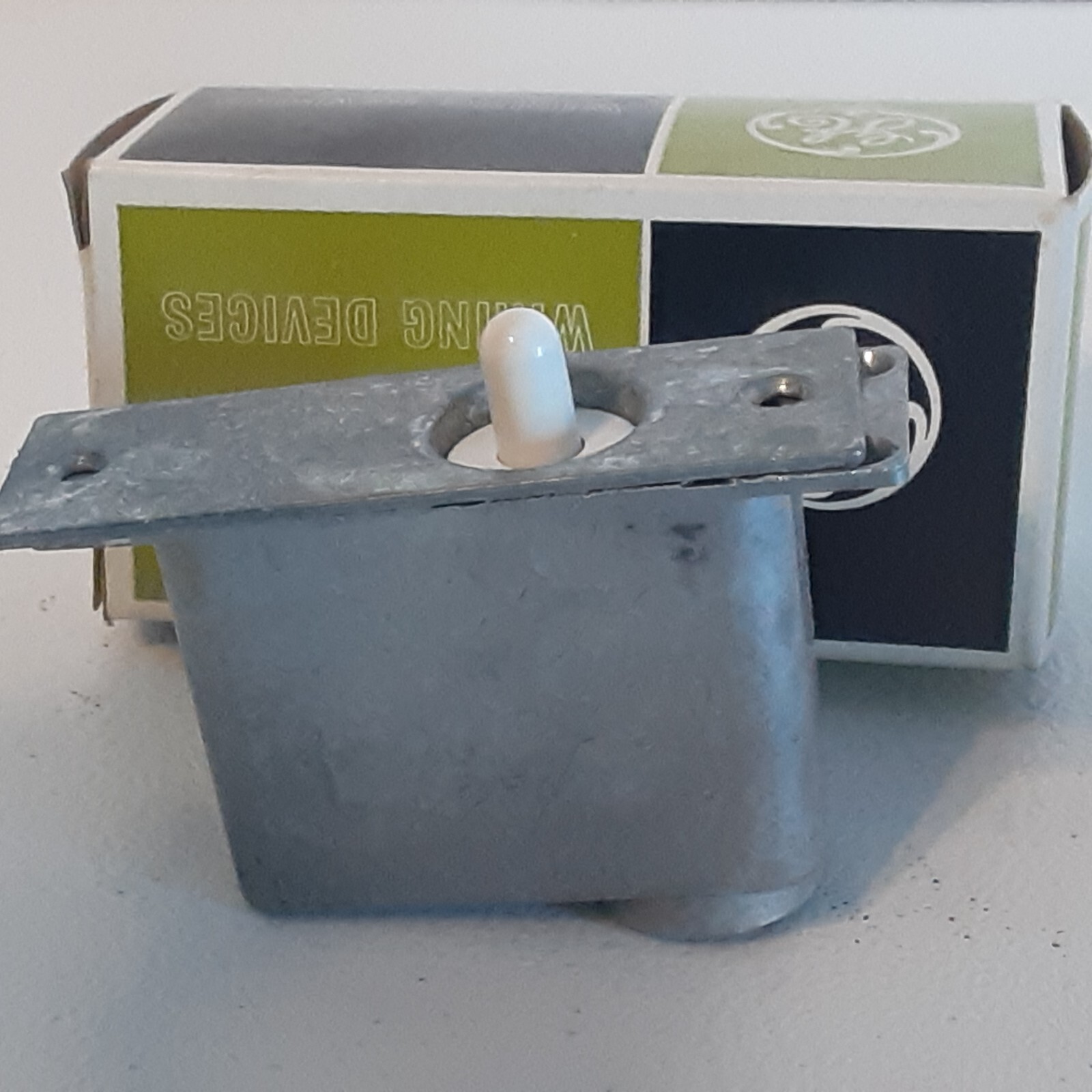 New Old Stock GE Door Light Switch-Door Open/ Light On, 5A-125VAC Door Switch
