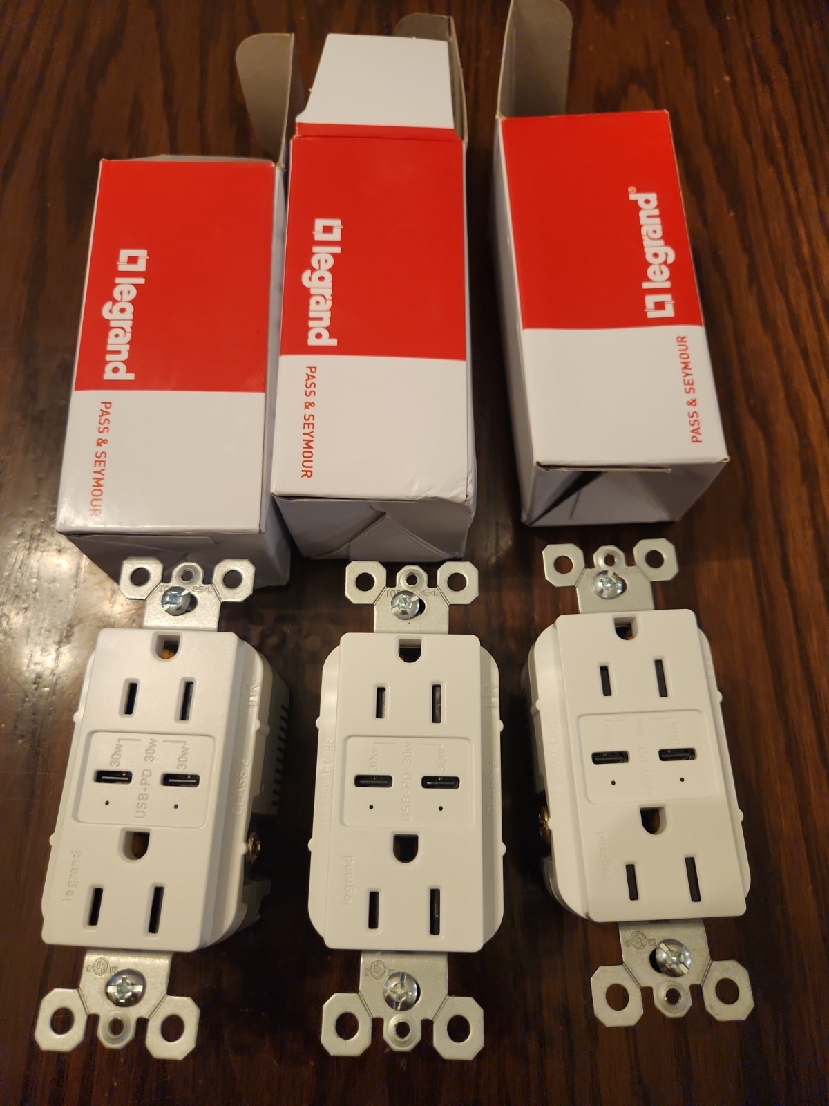 LOT OF 3-15A 125V Tamper-Resistant Duplex Outlet w/ 6A PLUS 30W USB C/C Legrand