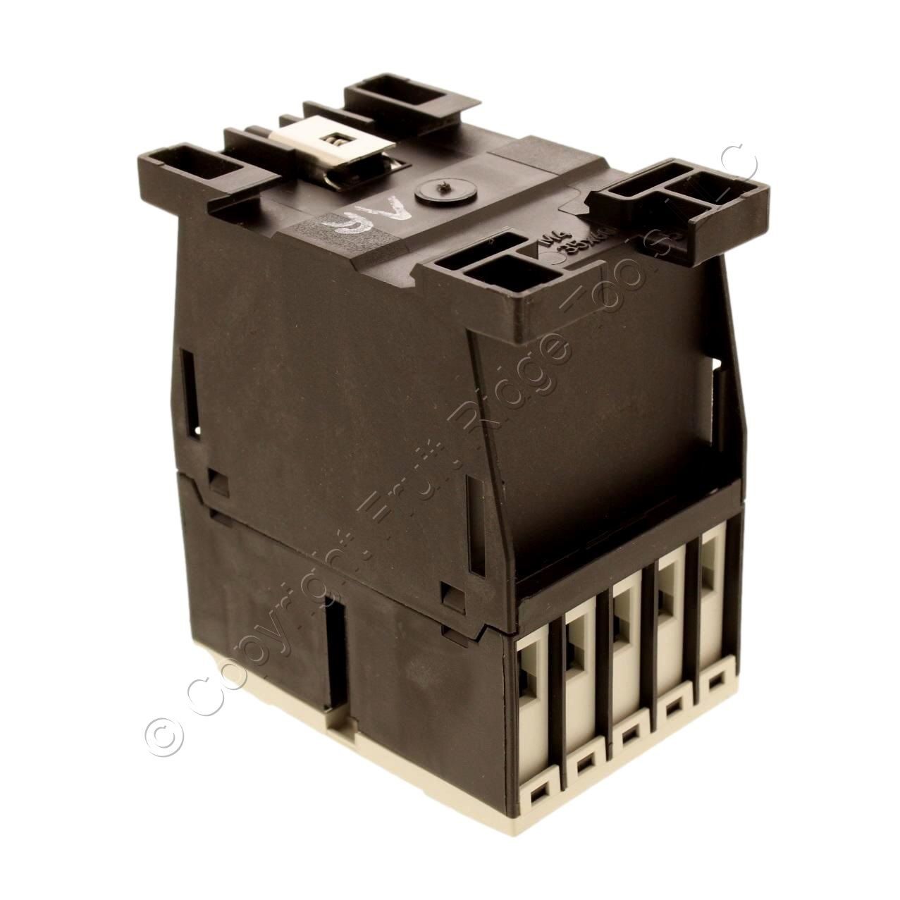 Eaton AC Non-Reversing IEC Contactor XT Series 3P 7A B-Frame 1NO 230V 50Hz Coil