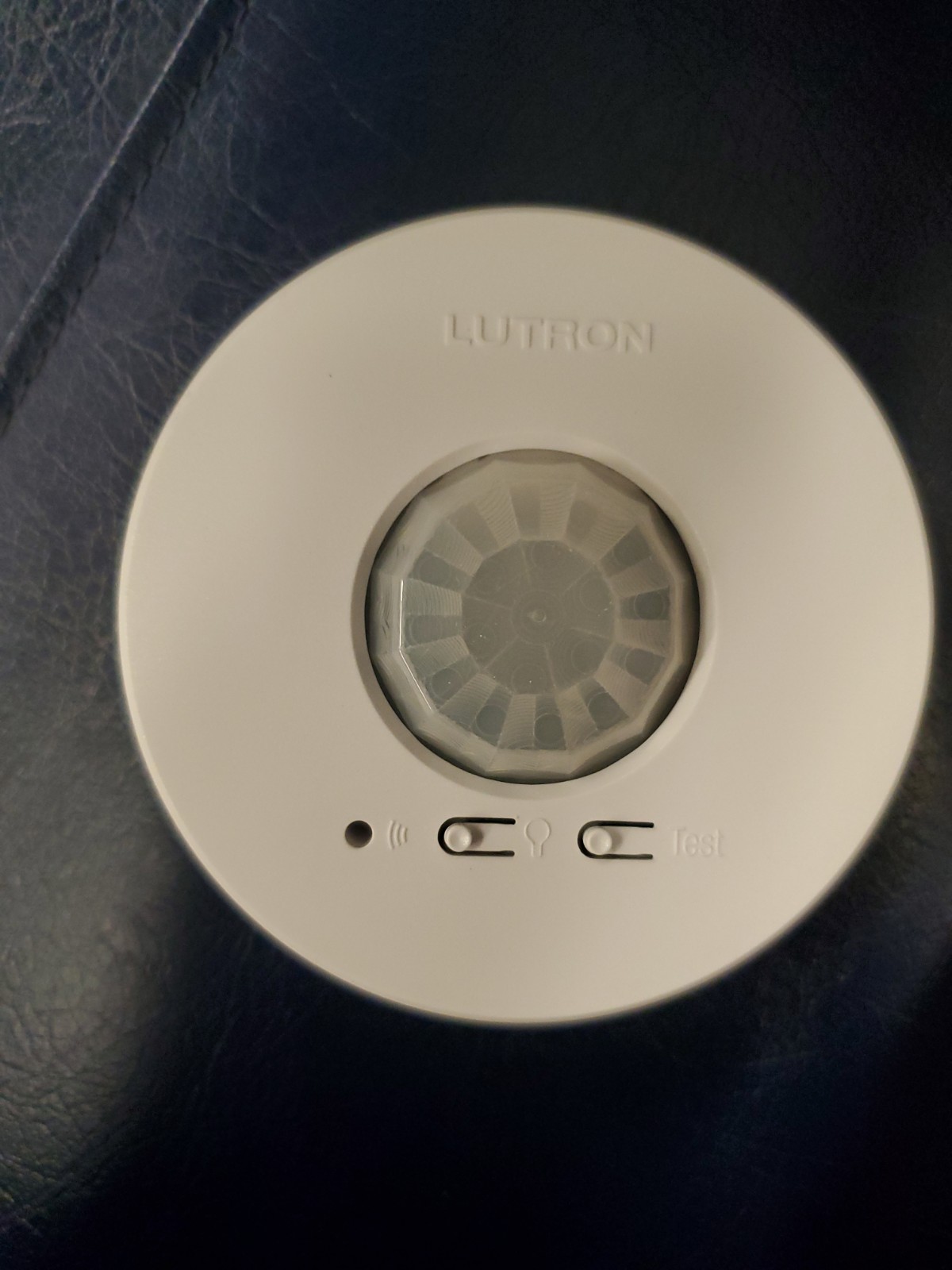 LUTRON LRF2-OCR2B-P-WH 120V Wireless Ceiling Sensor – White
