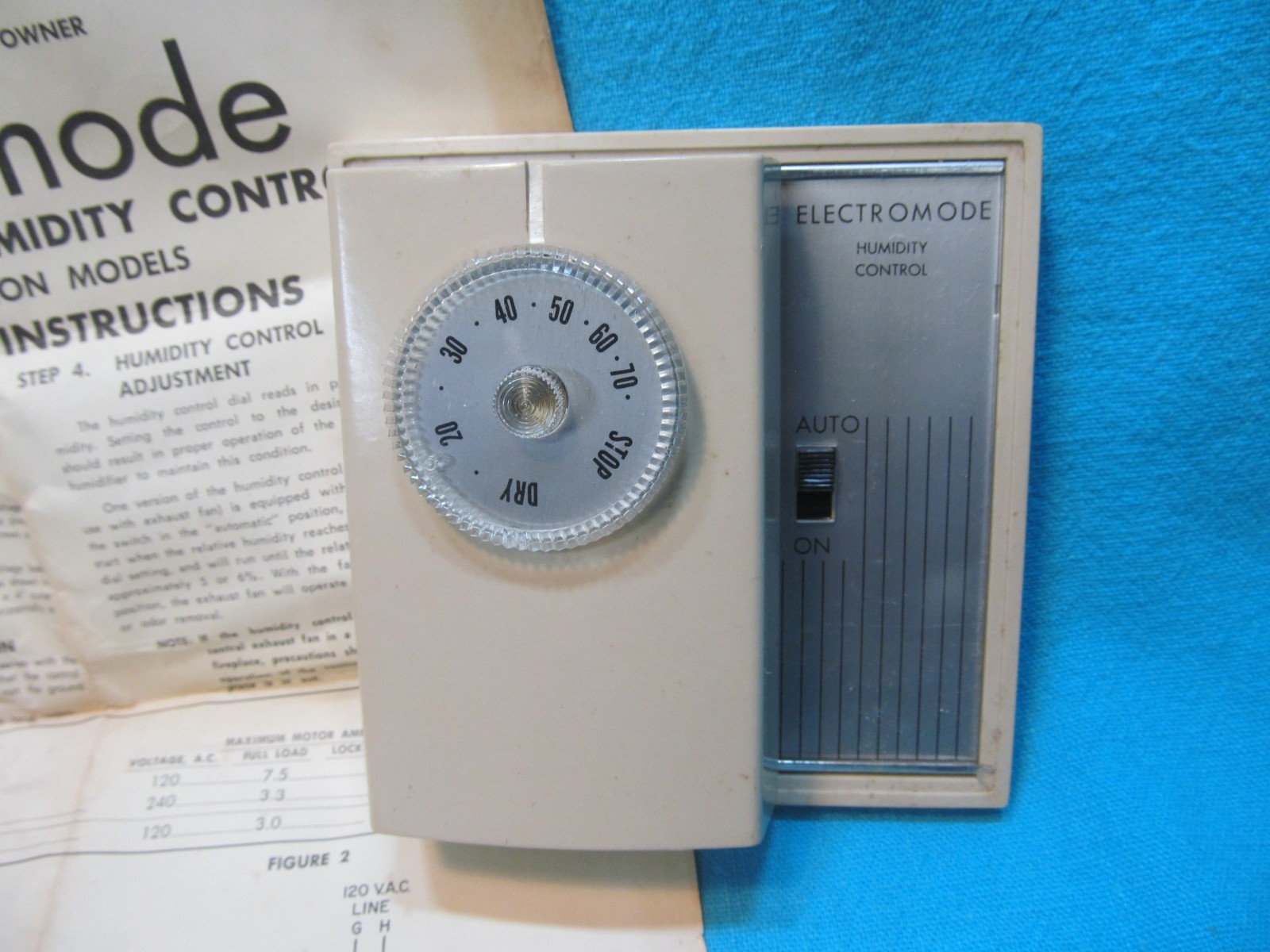 NEW OLD STOCK ELECTROMODE 1072 HUMIDITY CONTROL WITH FAN SWITCH
