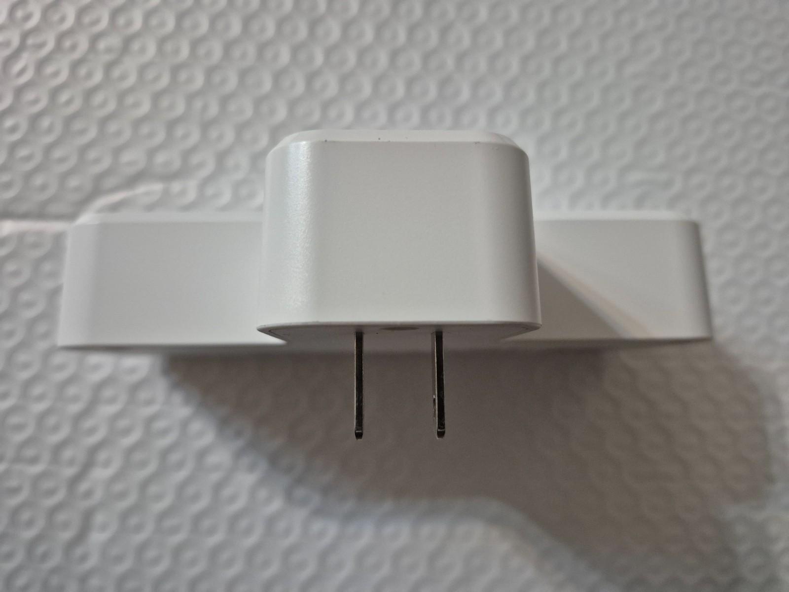 2500W 100-250V Power Extension Strip with 3 USB Ports LED Light 2 Power Outlets