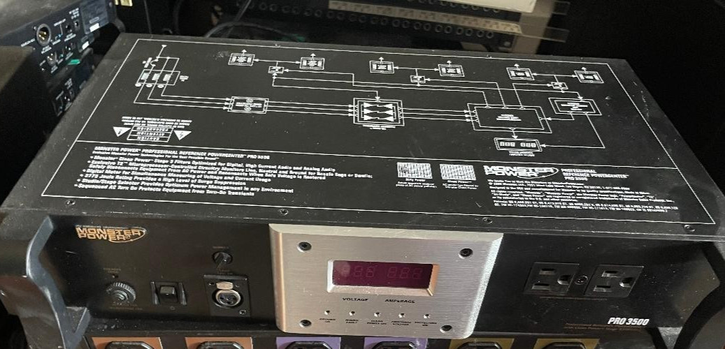 MONSTER POWER PRO 3500 Professional Power Conditioner Surge Protection 14 Outlet