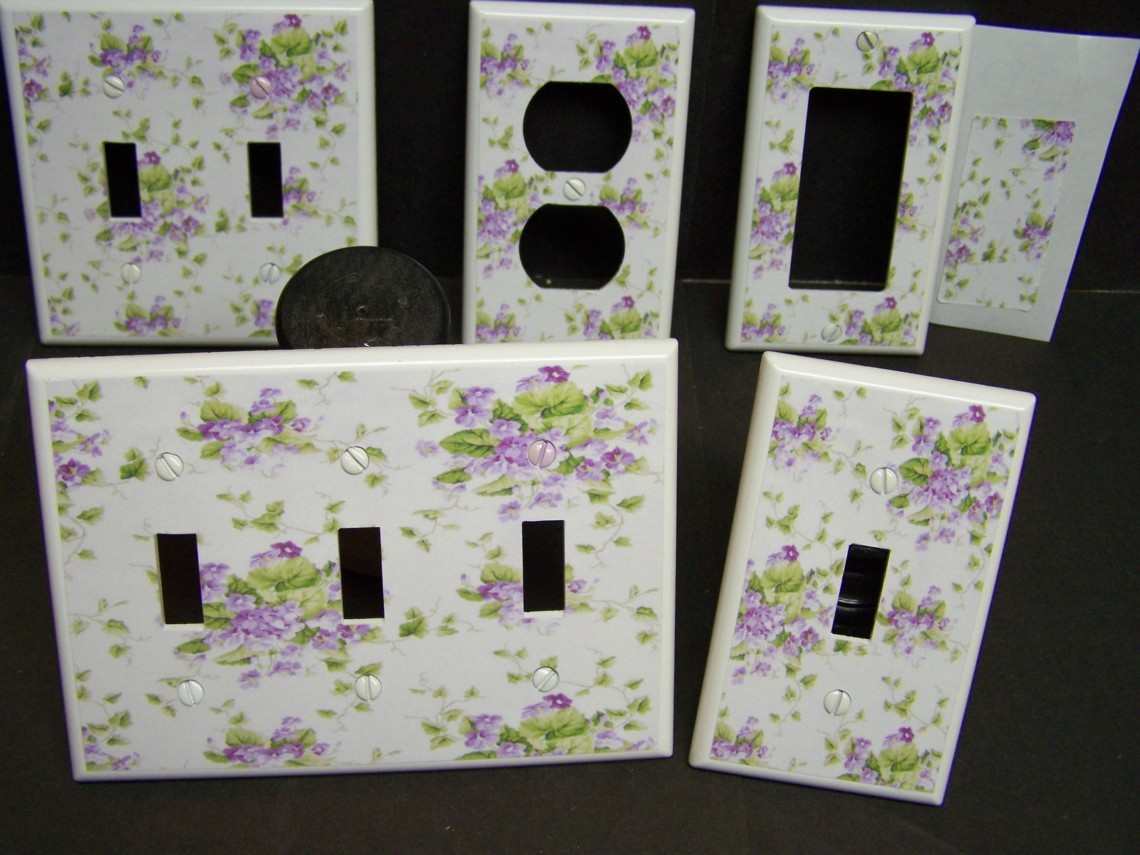 VIOLETS PURPLE LAVENDER ON WHITE LIGHT SWITCH COVER PLATE OR OUTLET COVER