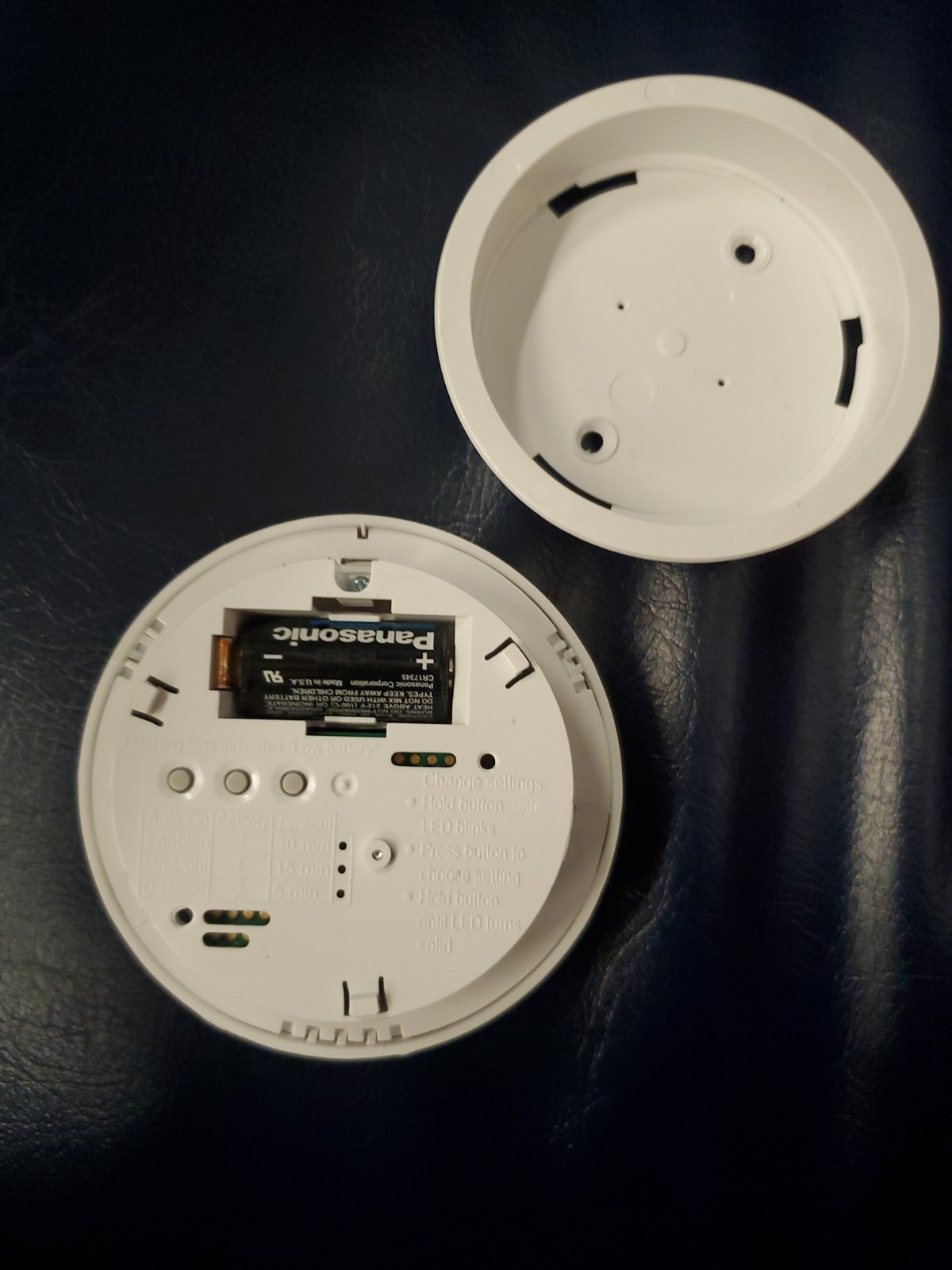 LUTRON LRF2-OCR2B-P-WH 120V Wireless Ceiling Sensor – White