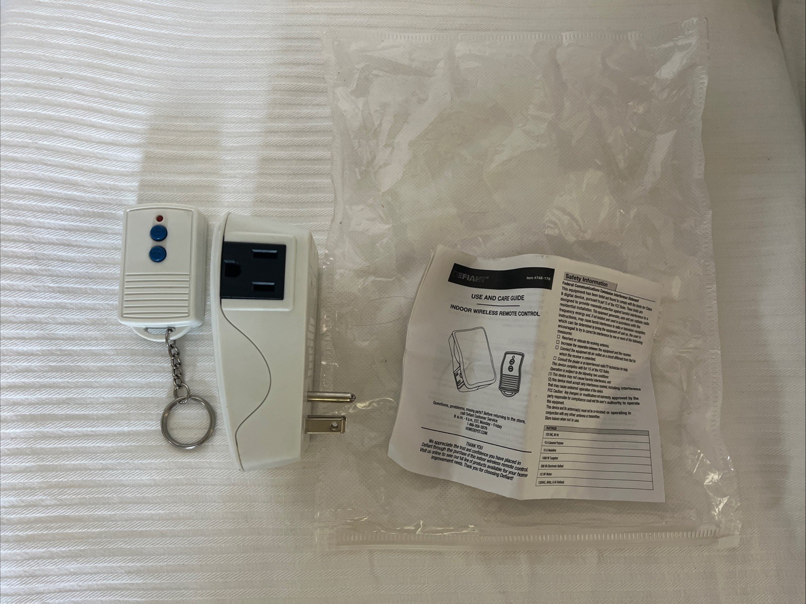 DEFIANT Indoor 2 Outlet Wireless Keychain Remote Control – 748 178