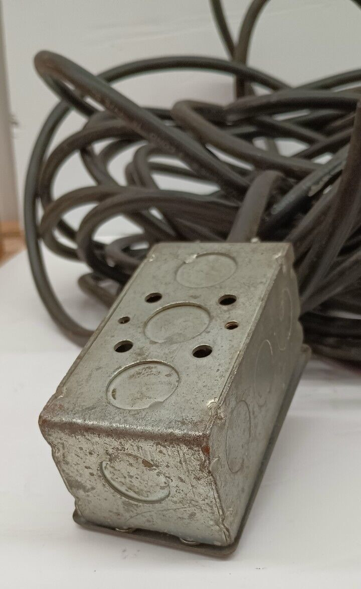 Vtg 5 Wire Leviton 53 ft extension cord metal outlet box cracked duplex no plug