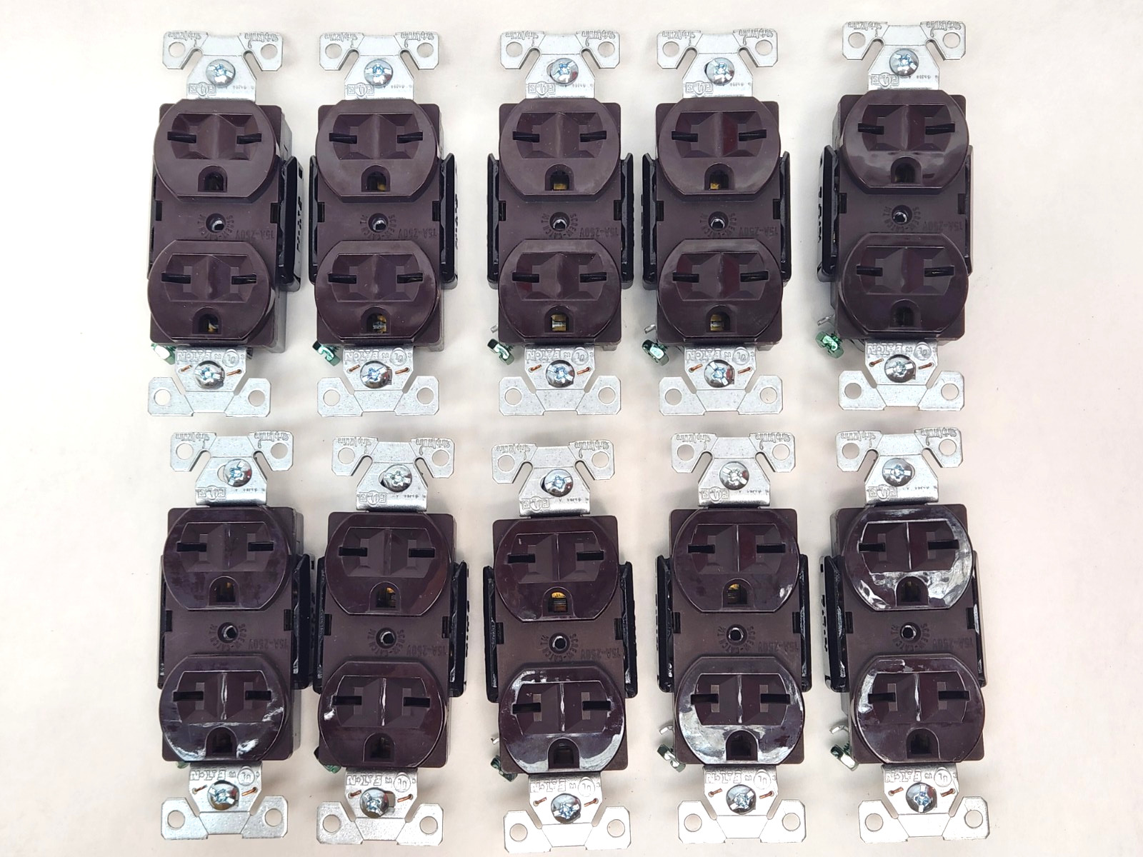 10 Pcs – EATON 15A 250V Brown NEMA 6-15R Duplex Outlet/Receptacle 5662CB 5662