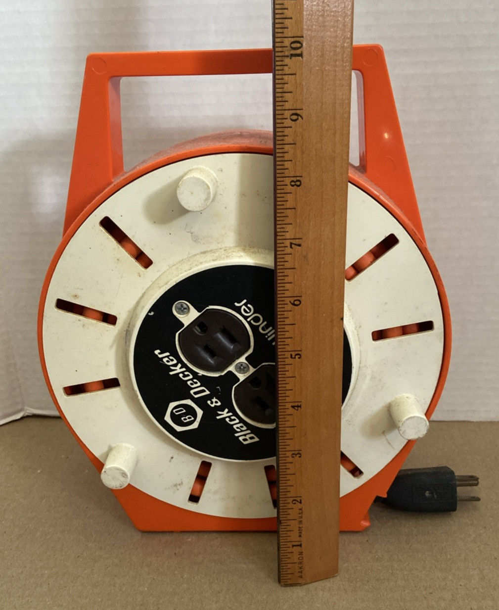 Black & Decker Cord Winder CAT. NO. 79-970 Type 1 Volts 125 AC Amps 10 *Used*