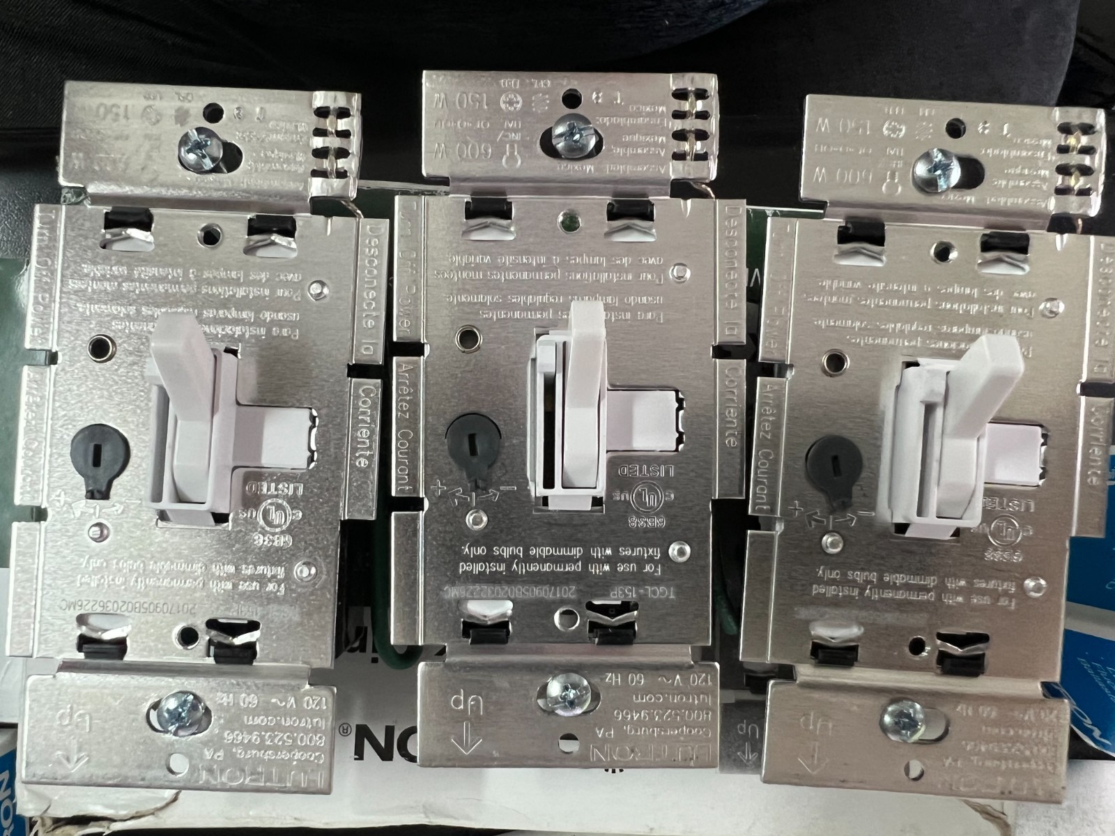 Lutron Toggler LED+ Dimmer Switch 3-Pack – White (TGCL-153P-WH-3) 1168/OB