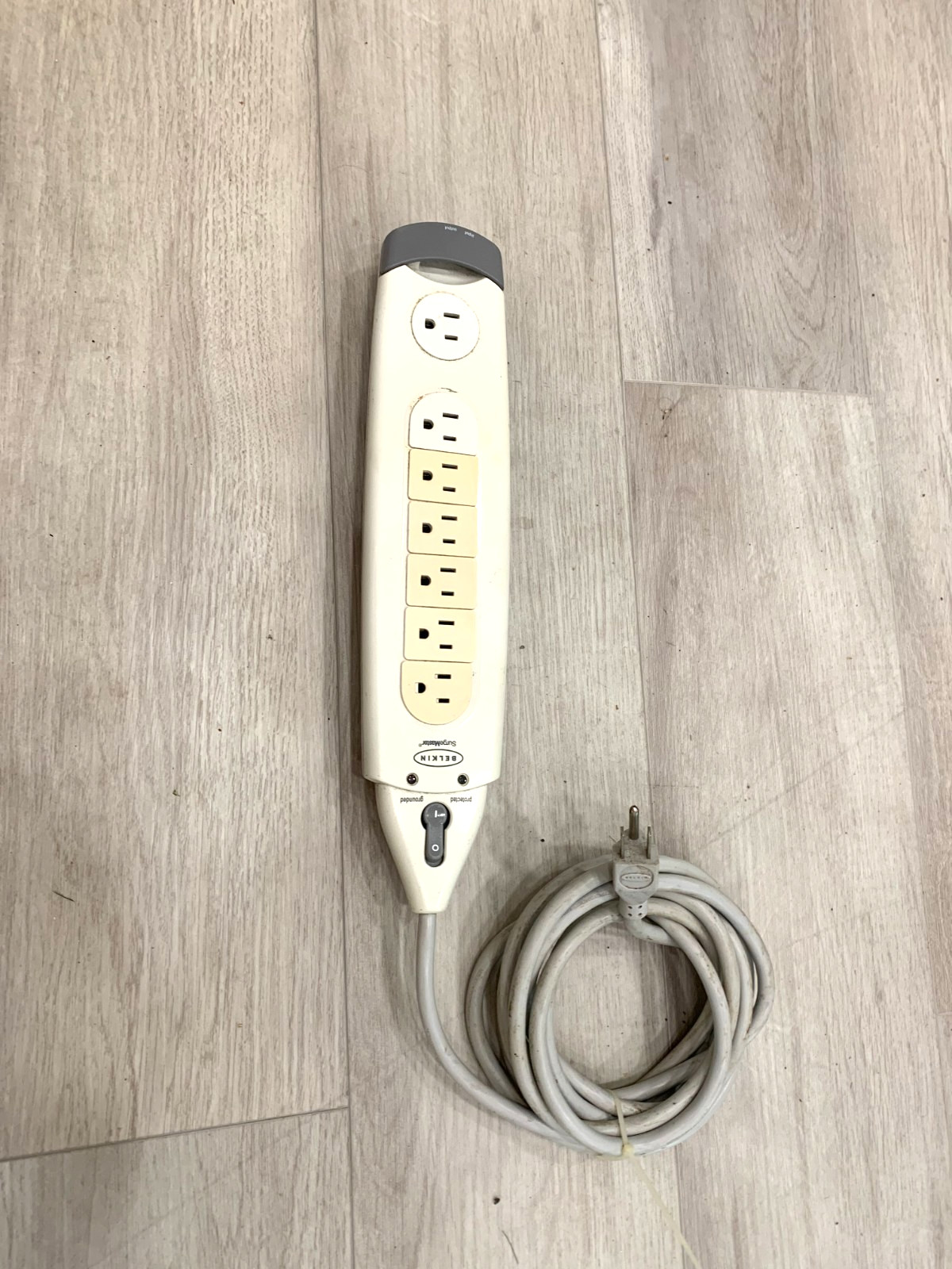 BELKIN F9H710-12 ( 12 Feet LONG) 7 Outlets 1045 SurgeMaster Home Series
