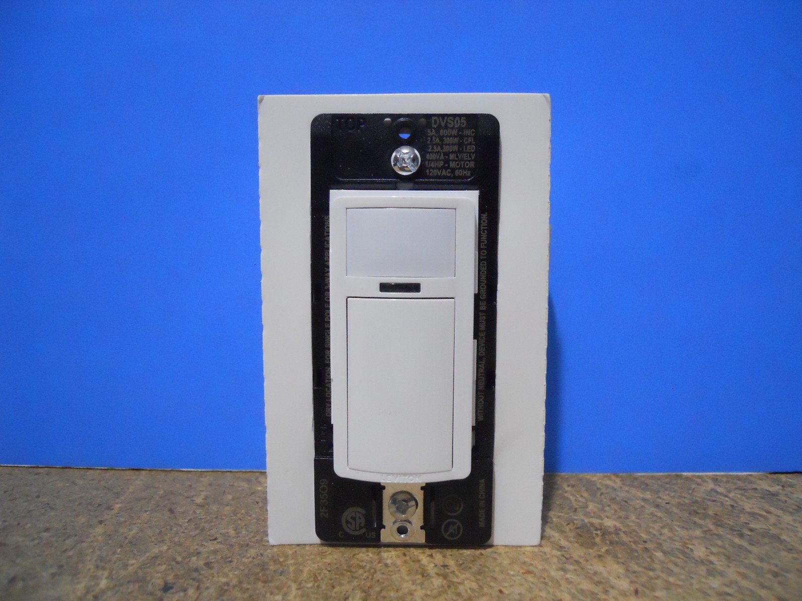 Leviton DVS05-1LZ Universal LED/CFL Manual-On Vacancy Sensor