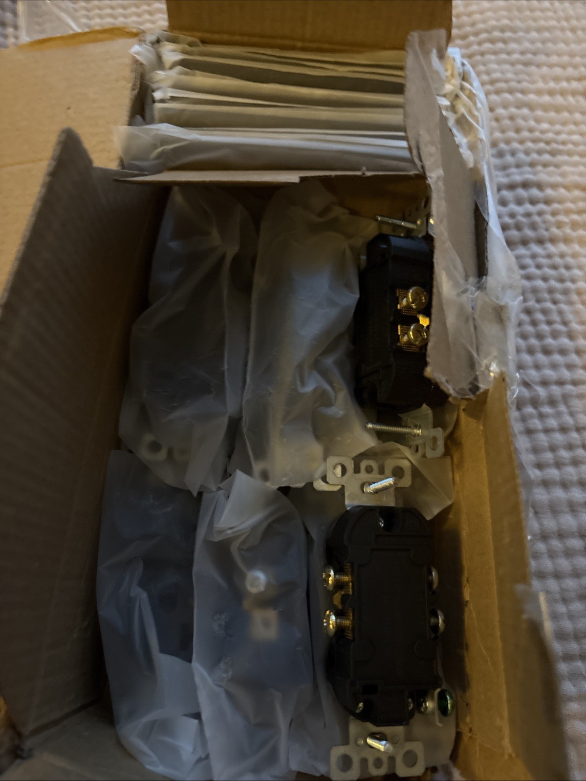 20 Amps Outlets Duplex Electrical Receptacle Outlets, 10 Pack BLACK