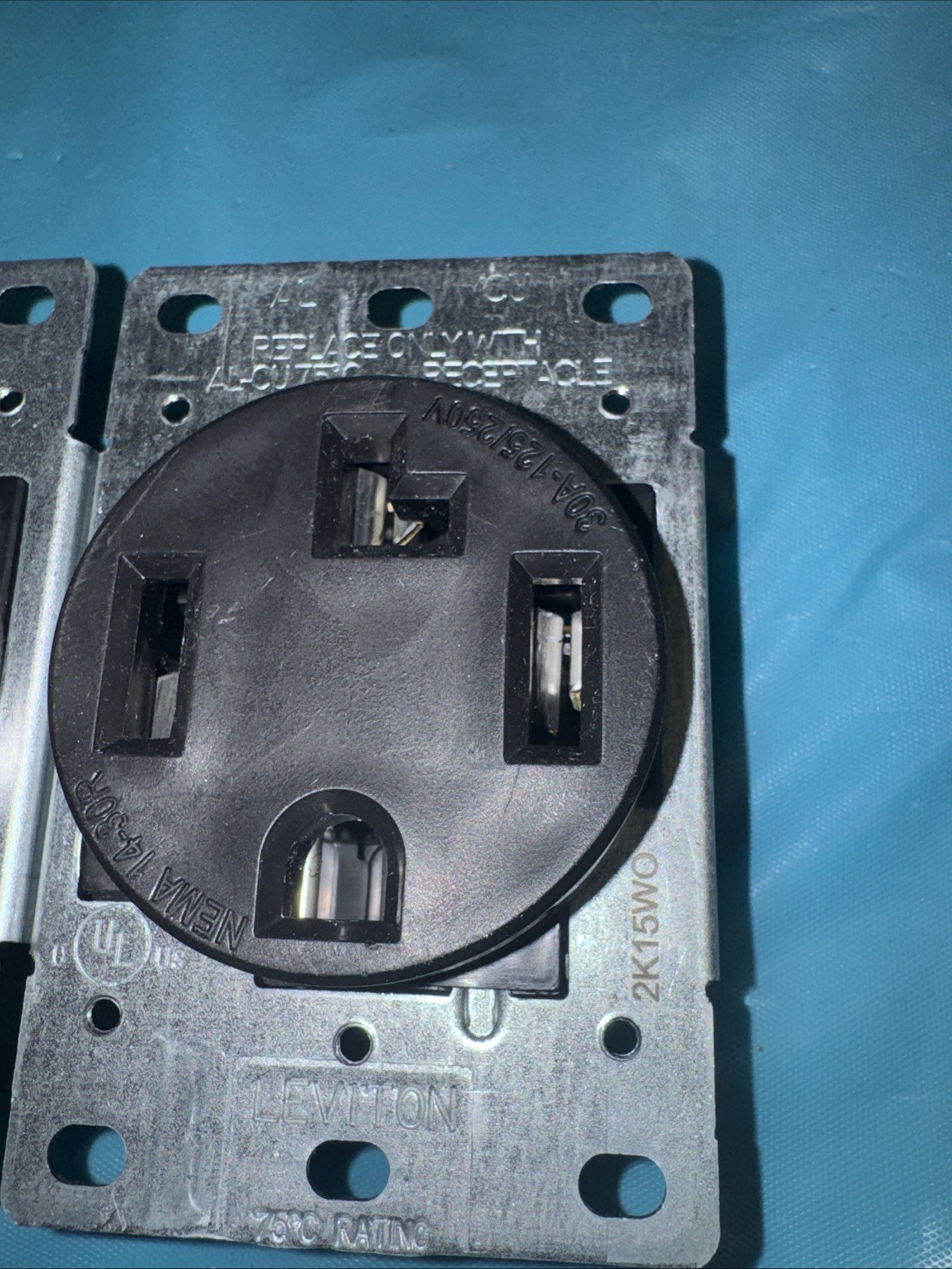 Leviton NEMA 6-30R 30A 250V Flush Mount Outlet Receptacle 2-Pack Used