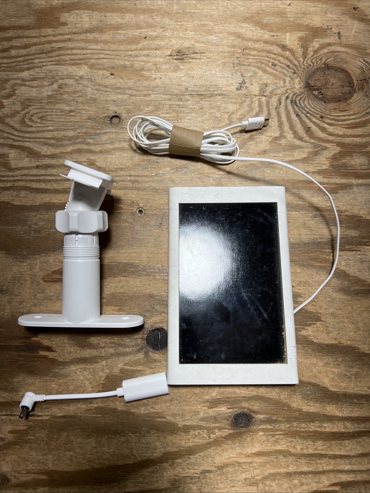 ​Ring Small Solar Panel 1.9W USB-C White for Stick Up Cam & Spotlight Cam 5F78E9
