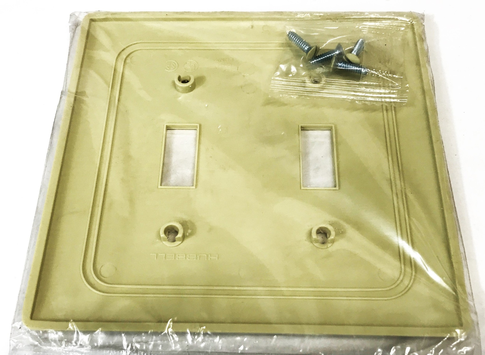 Unbranded Ivory Plastic 2-Gang 2-Switch Wall Plate NPJ21 [Lot of 30] NOS